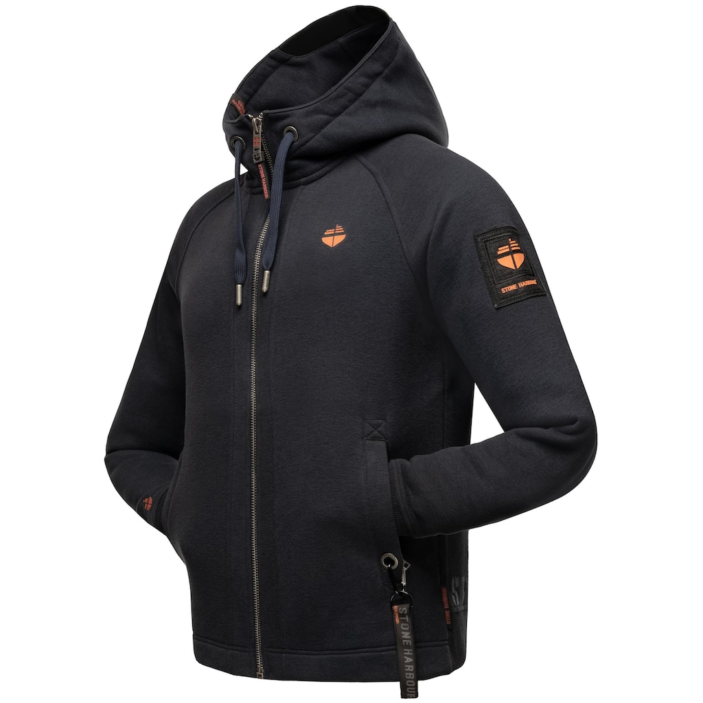 Stone Harbour Kapuzensweatjacke »Finn Luca« sportliche Sweatjacke mit Kapuze und Logoprint Stone Harbour Kapuzensweatjacke »Finn Luca« sportliche Sweatjacke mit Kapuze und Logoprint