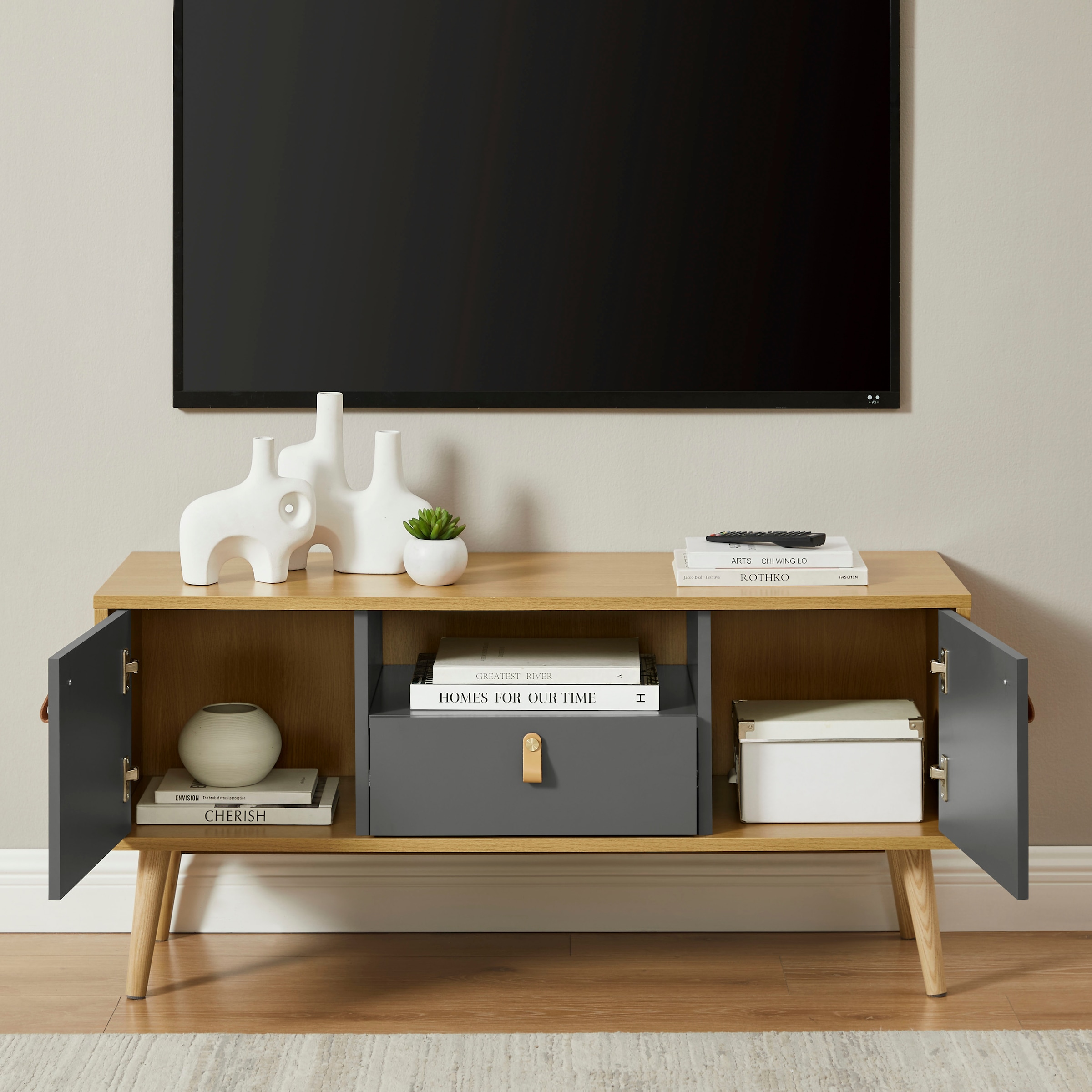 Leonique TV-Board »Avril«, Korpus aus Melamin & MDF, ABS-Kunststoff Kanten, Soft-Close-Funktion