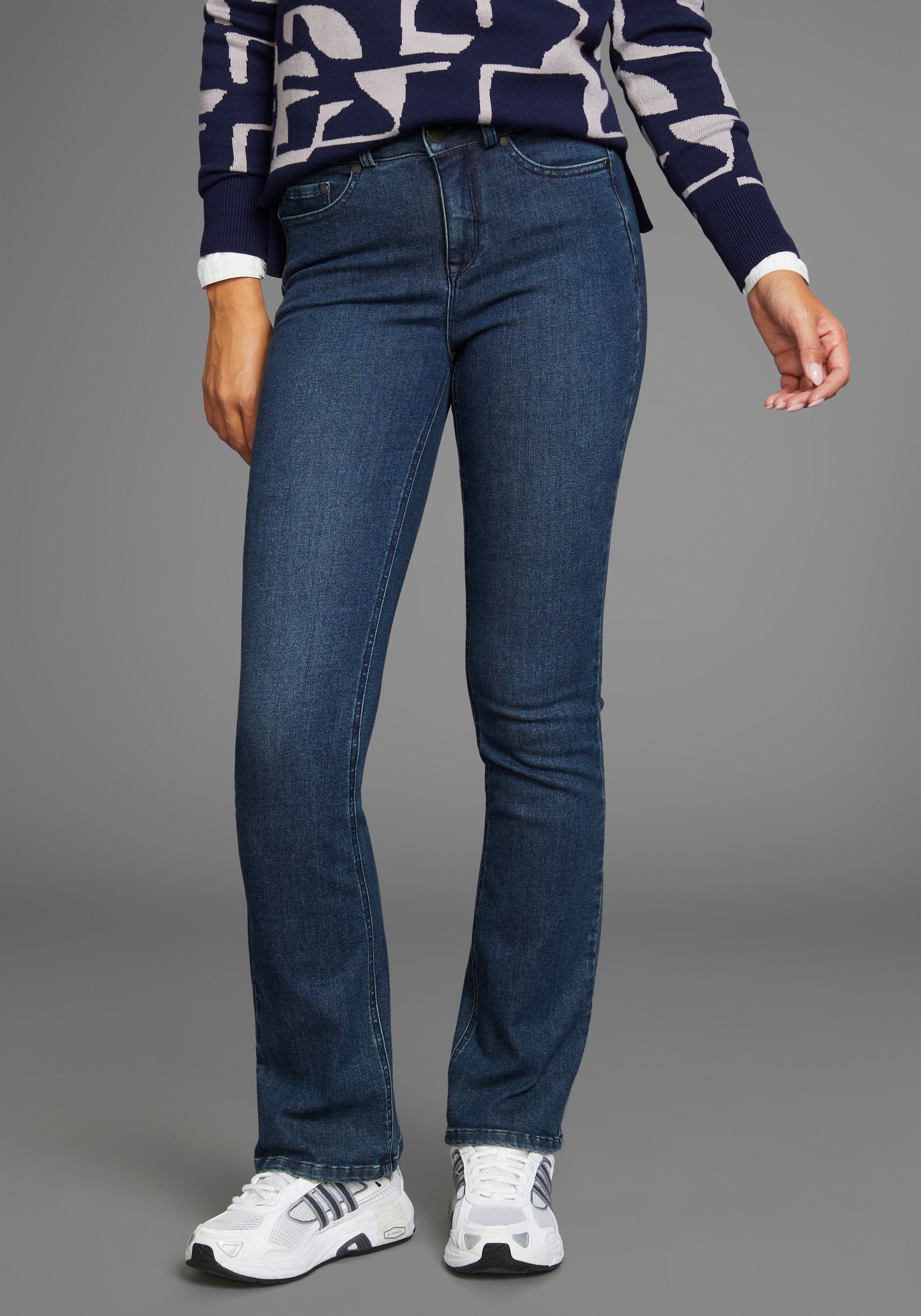 Arizona Bootcut-Jeans »Ultra Soft«, elastische Passform, ausgestellte Beinform, hohe Leibhöhe