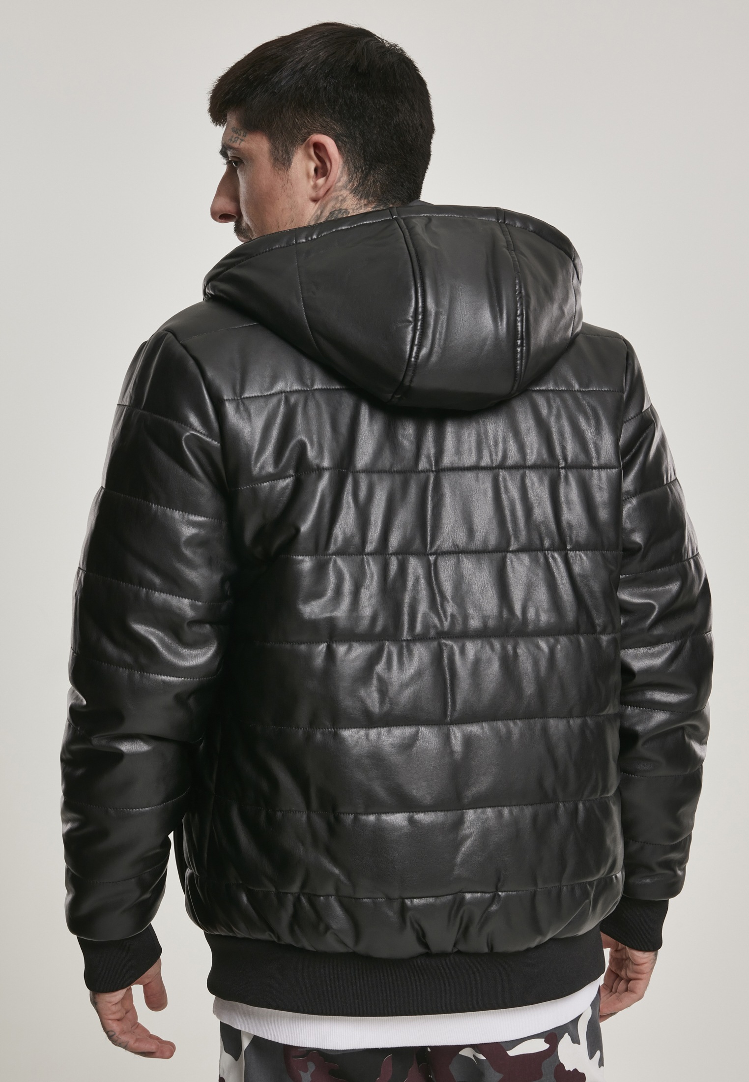 URBAN CLASSICS Winterjacke »Urban Classics Herren Hooded Faux Leather Bubble Jacket«, (1 St.)