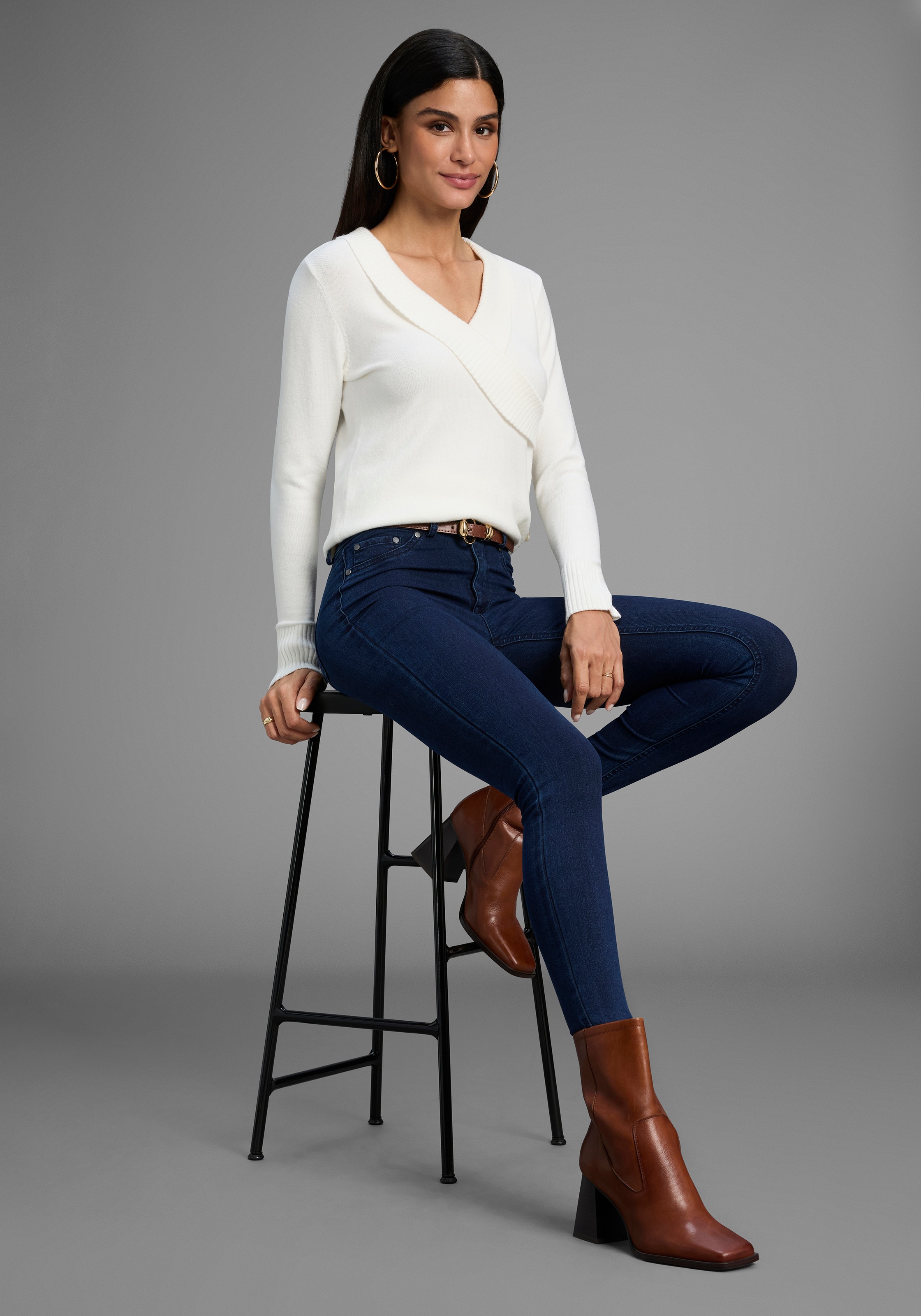 Bruno Banani Schalkragenpullover, Wickel-Optik mit Zierknöpfen - NEUE KOLLEKTION