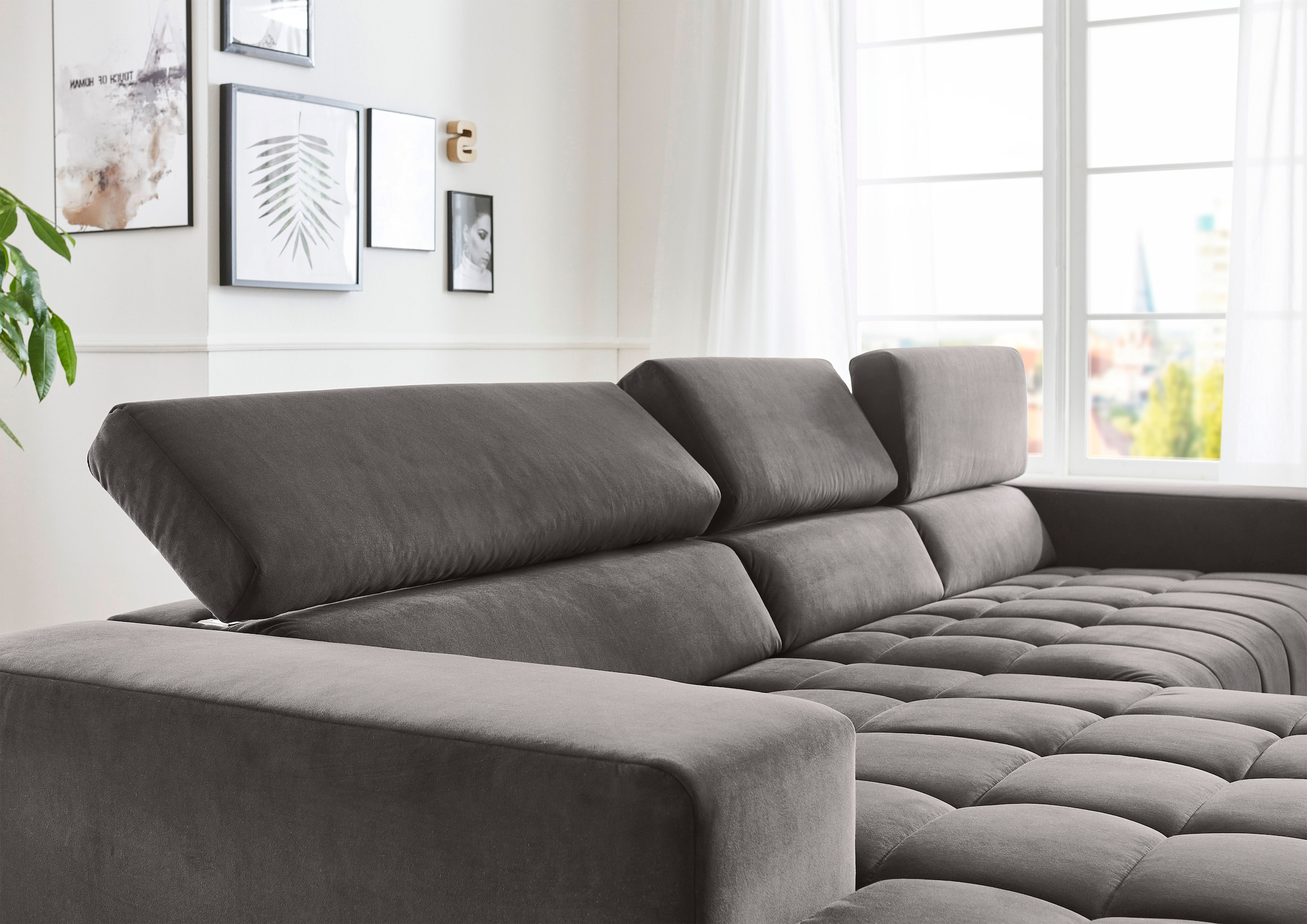 Die PlanBar Ecksofa »MP-IN15053 L-Form«, mit Kopfteilverstellung, wahlweise mit manueller Vorziehbank