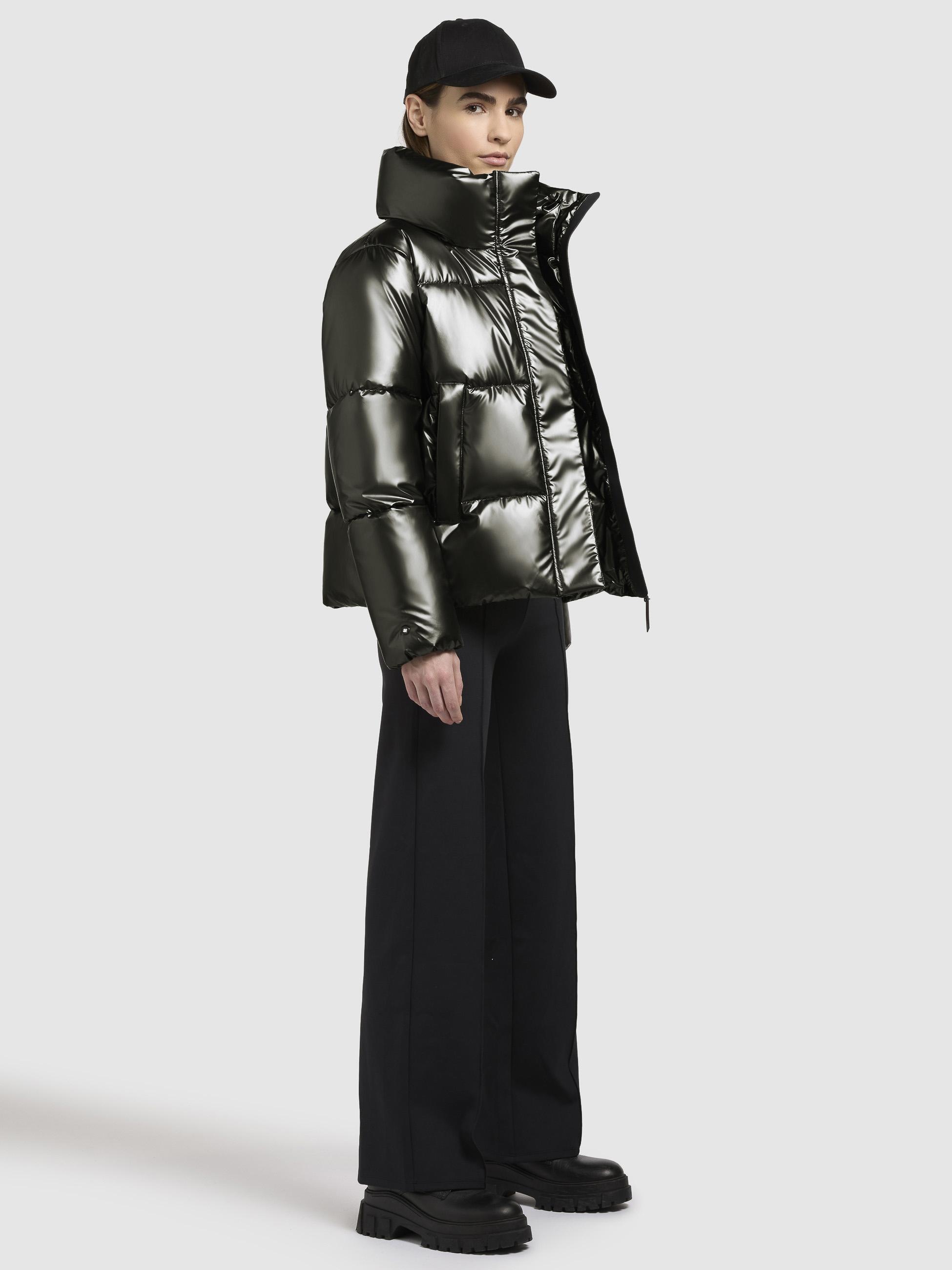 khujo Steppjacke »Rinja Shiny-YM«, ohne Kapuze, Glänzende kurze Winterjacke für Damen
