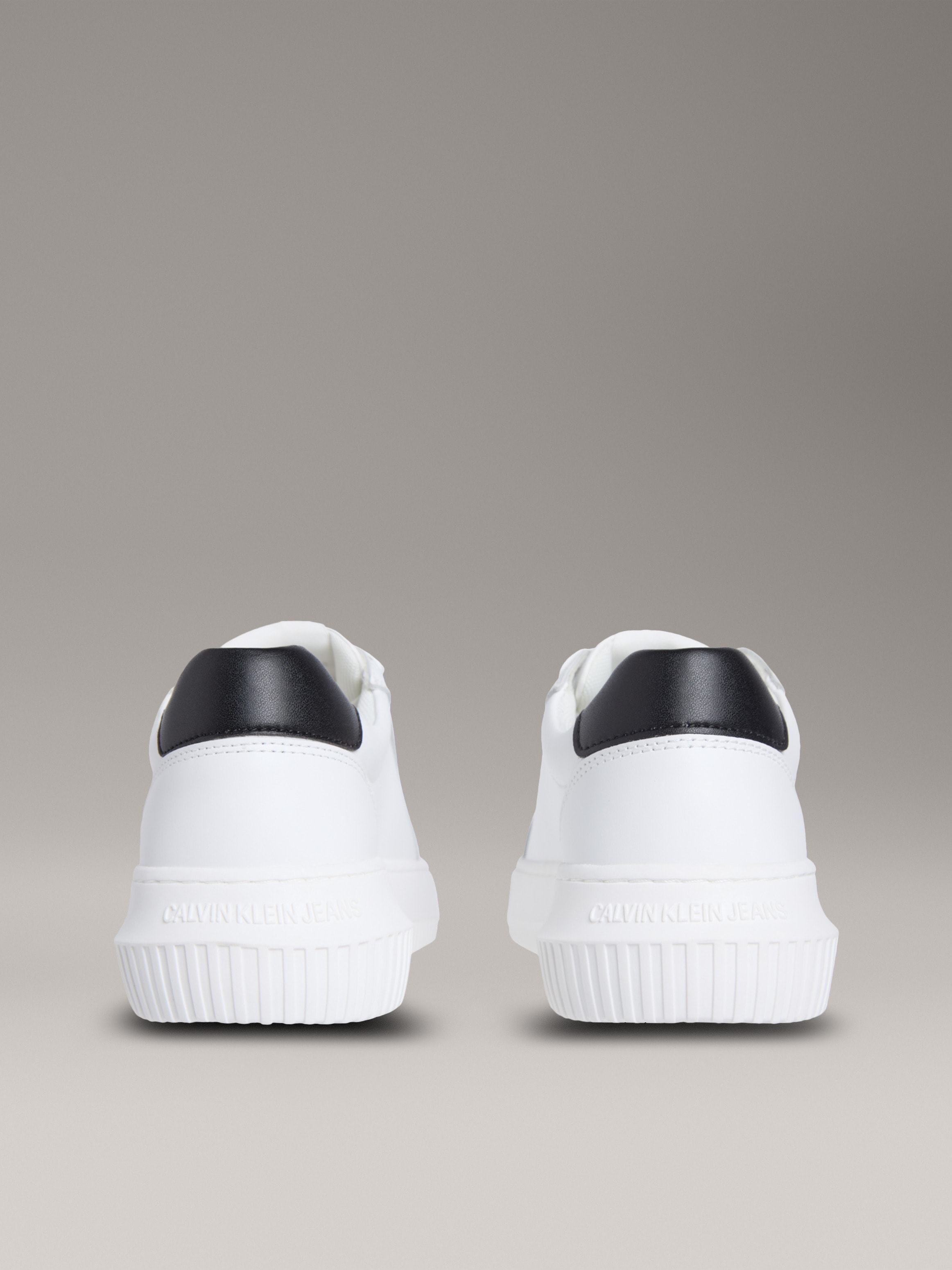 Calvin Klein Jeans Plateausneaker »CHUNKY CUPSOLE MONO LTH WN«, Schnürschuh, Halbschuh, Freizeitsneaker mit seitlichem CK-Logo