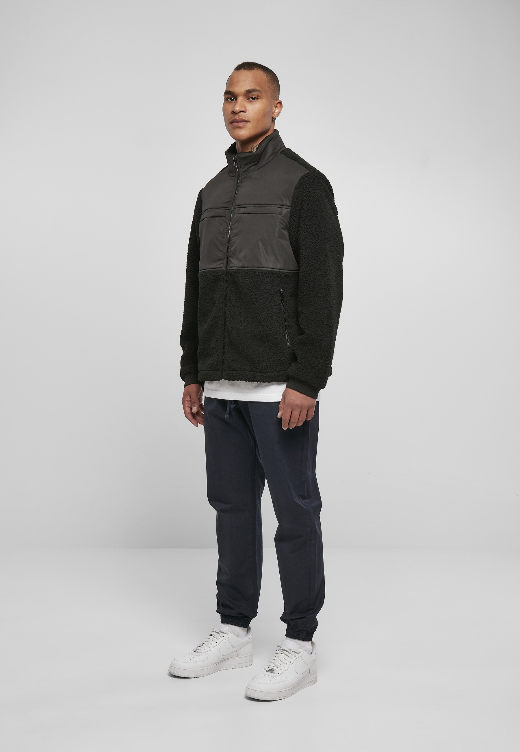 URBAN CLASSICS Winterjacke »Urban Classics Herren Patched Sherpa Jacket« 1 Stk. tlg. ohne Kapuze
