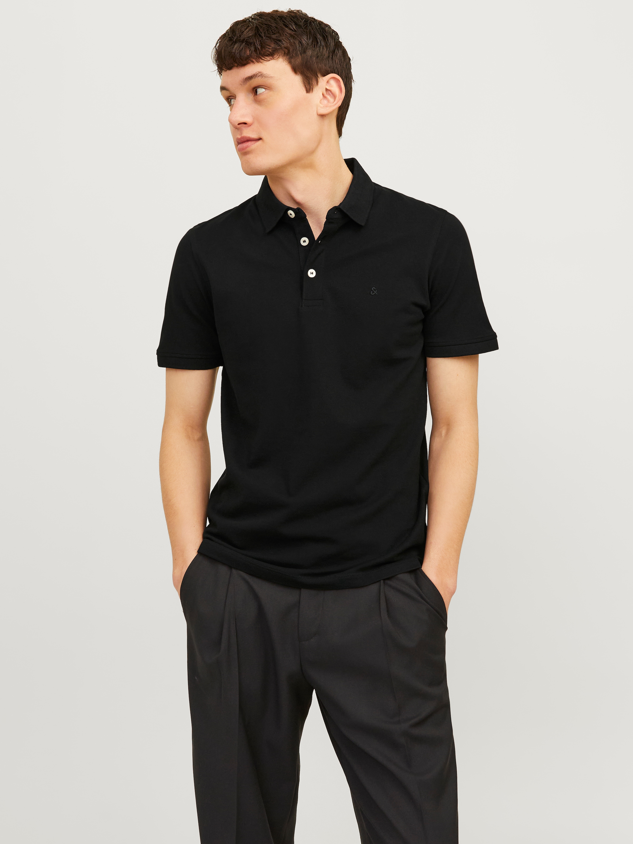 Jack & Jones Poloshirt "JJEPAULOS Poloshirt mit klassischem Kragen und figurbetonter Form" Logostickerei, modisch, schmal, Baumwolle, Polokragen