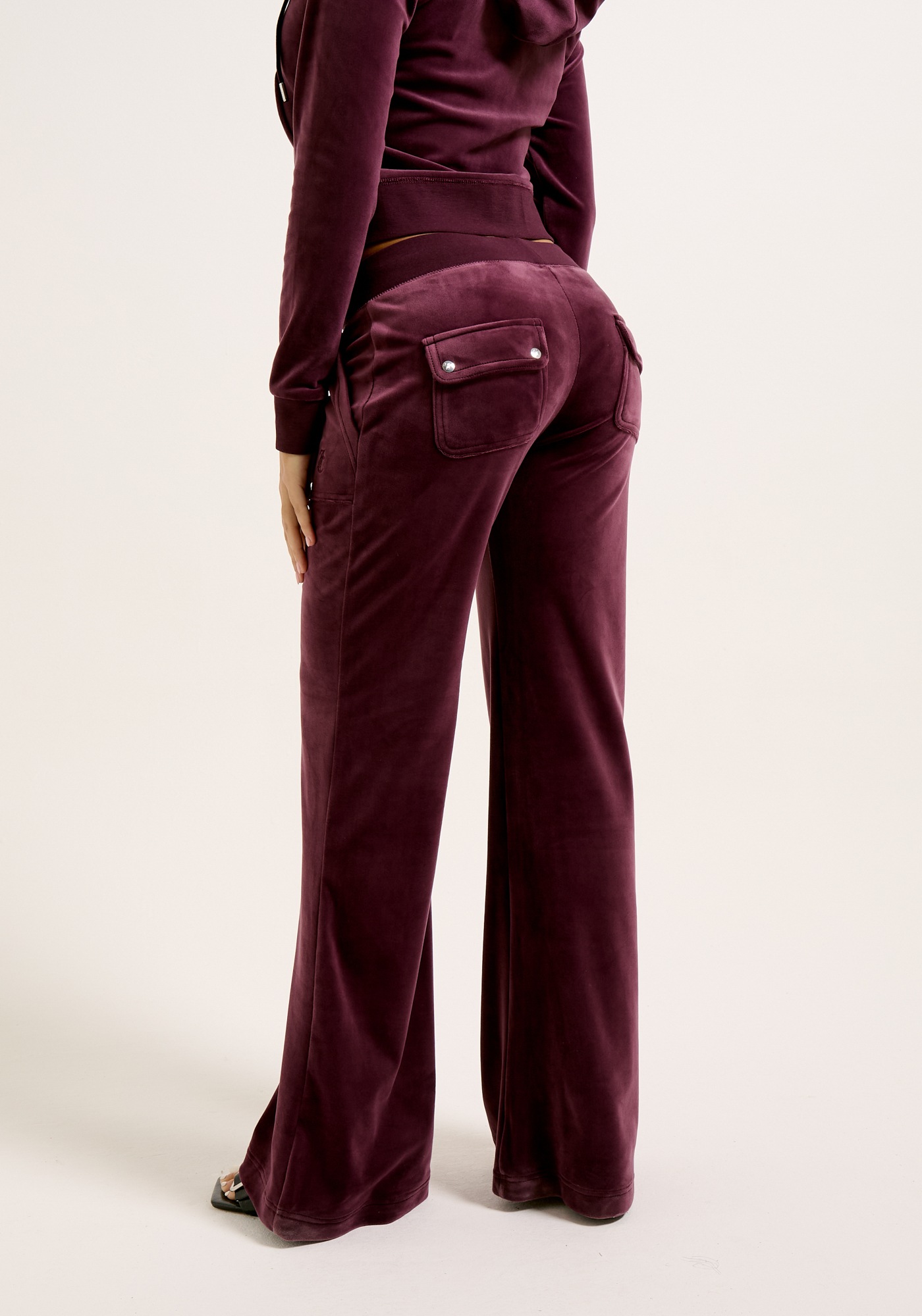 Juicy Couture Sweathose »LAYLA POCKET LOW RISE PANT Damen«, Trainingshose Damen, Sweathose, Velour, Jogginghose mit Glitzer, Sale