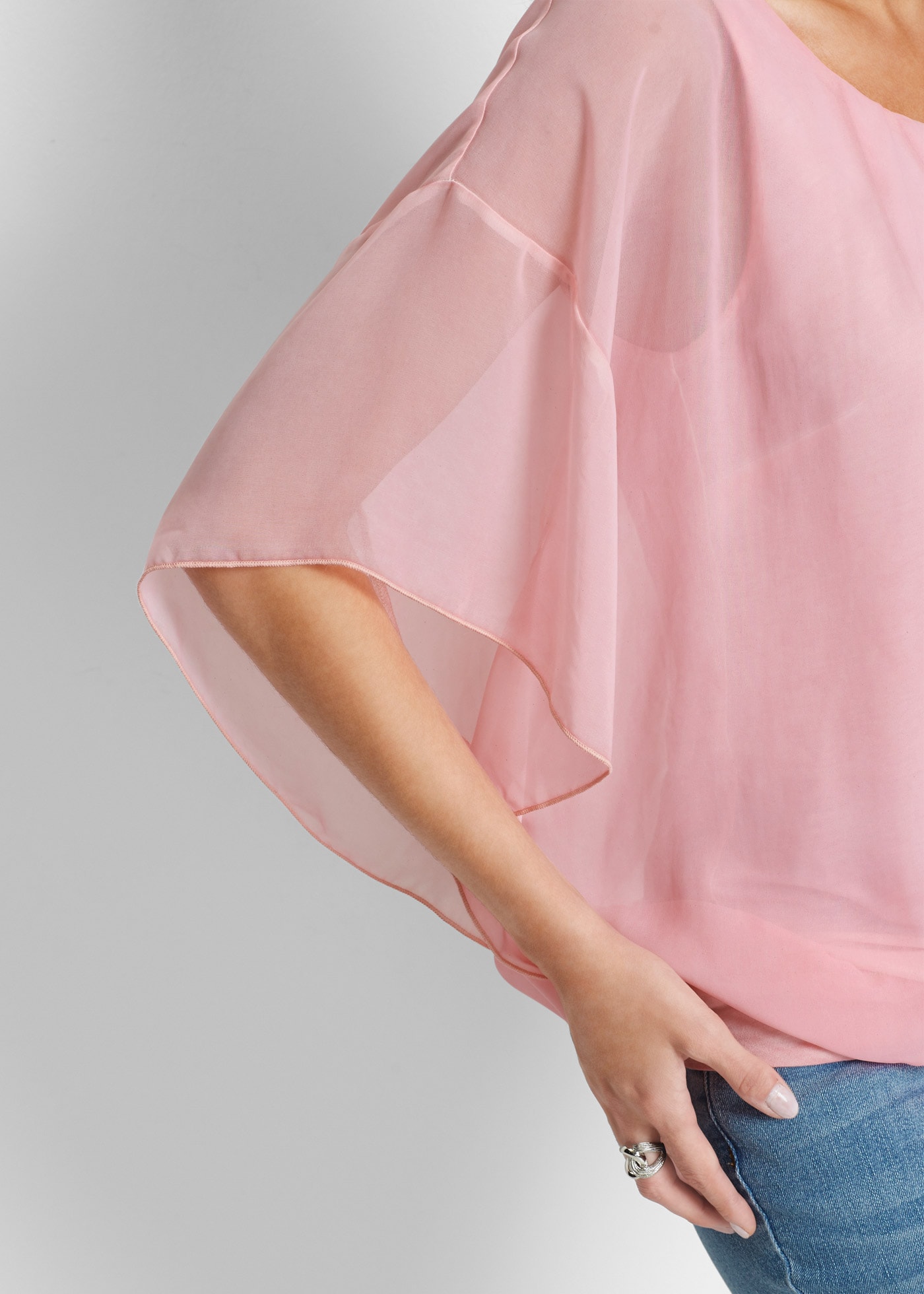 bonprix Chiffonbluse »Chiffonbluse mit Untertop« Oversize-Passform, für festliche Anlässe, mit elastischem Bund