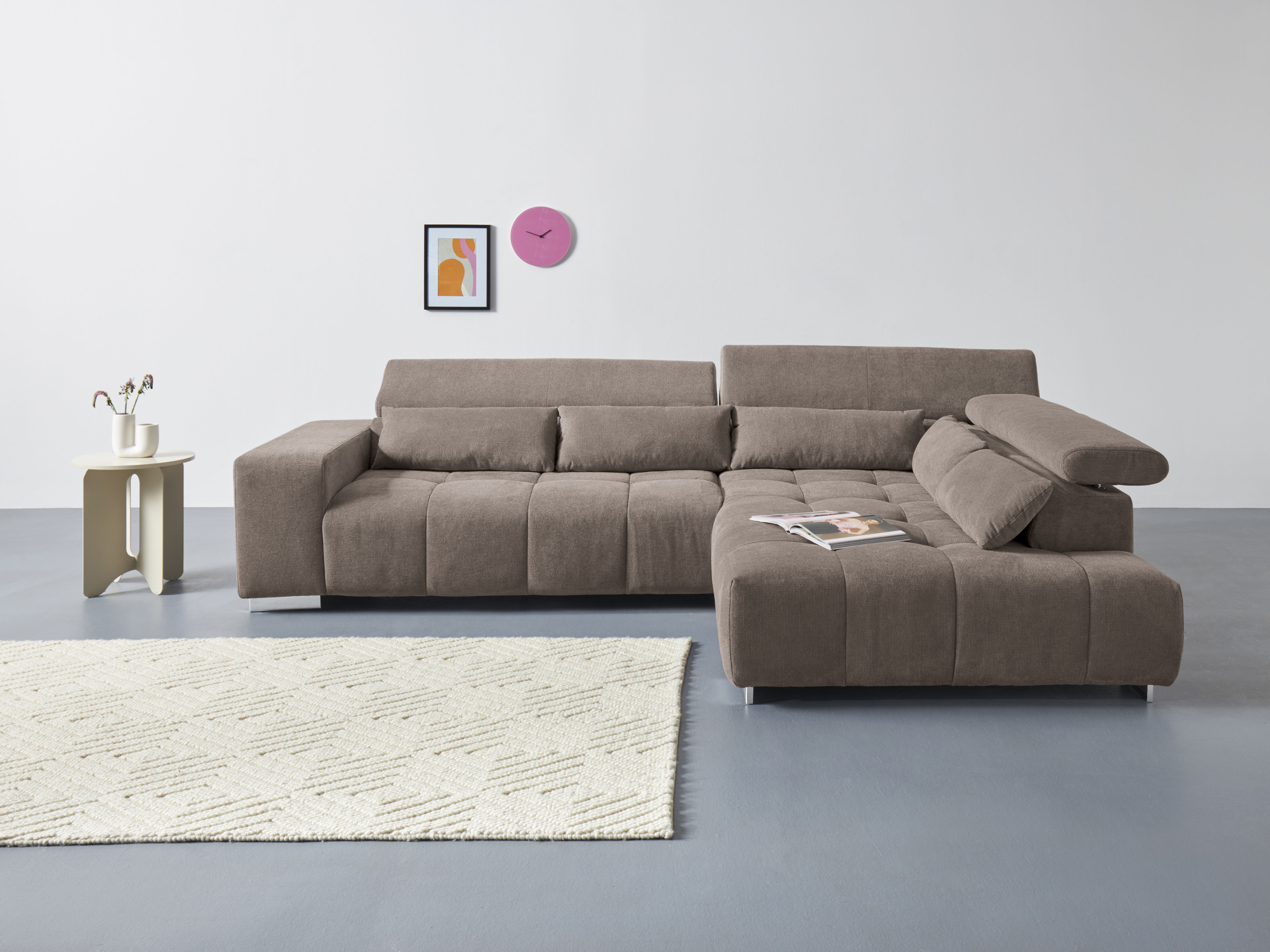 COTTA Ecksofa "Orion L-Form, B: 310 cm, moderne Steppung, bequeme Wellenunterfederung" Kopfteilverstellung & 5 Nierenkissen