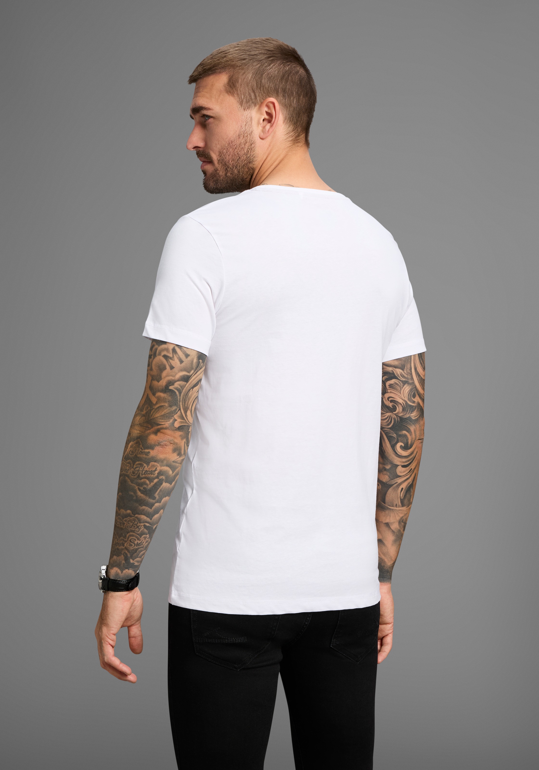 AJC T-Shirt, kurzärmelig, schmal geschnitten, mit stylischem Druck günstig online kaufen