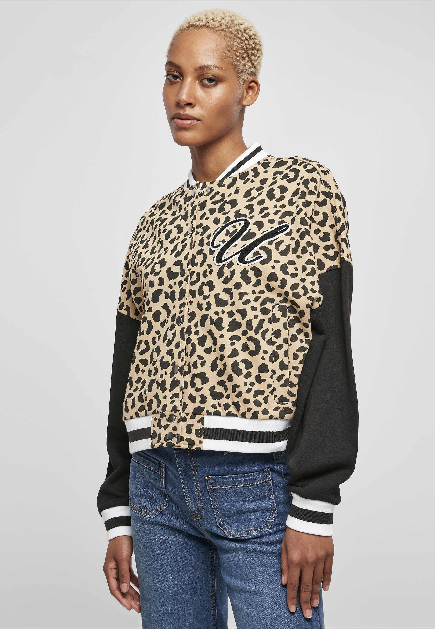 URBAN CLASSICS Strickfleecejacke »Urban Classics Damen Ladies AOP Oversized College Sweat Jacket« 1 Stk. tlg. ohne Kapuze