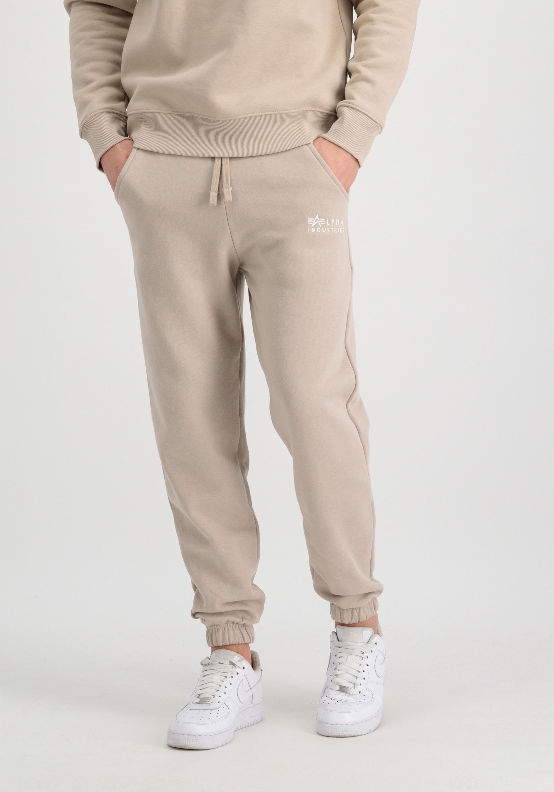 Alpha Industries Jogginghose "Alpha Industries Men - Jogger Organics EMB Regular Jogger"