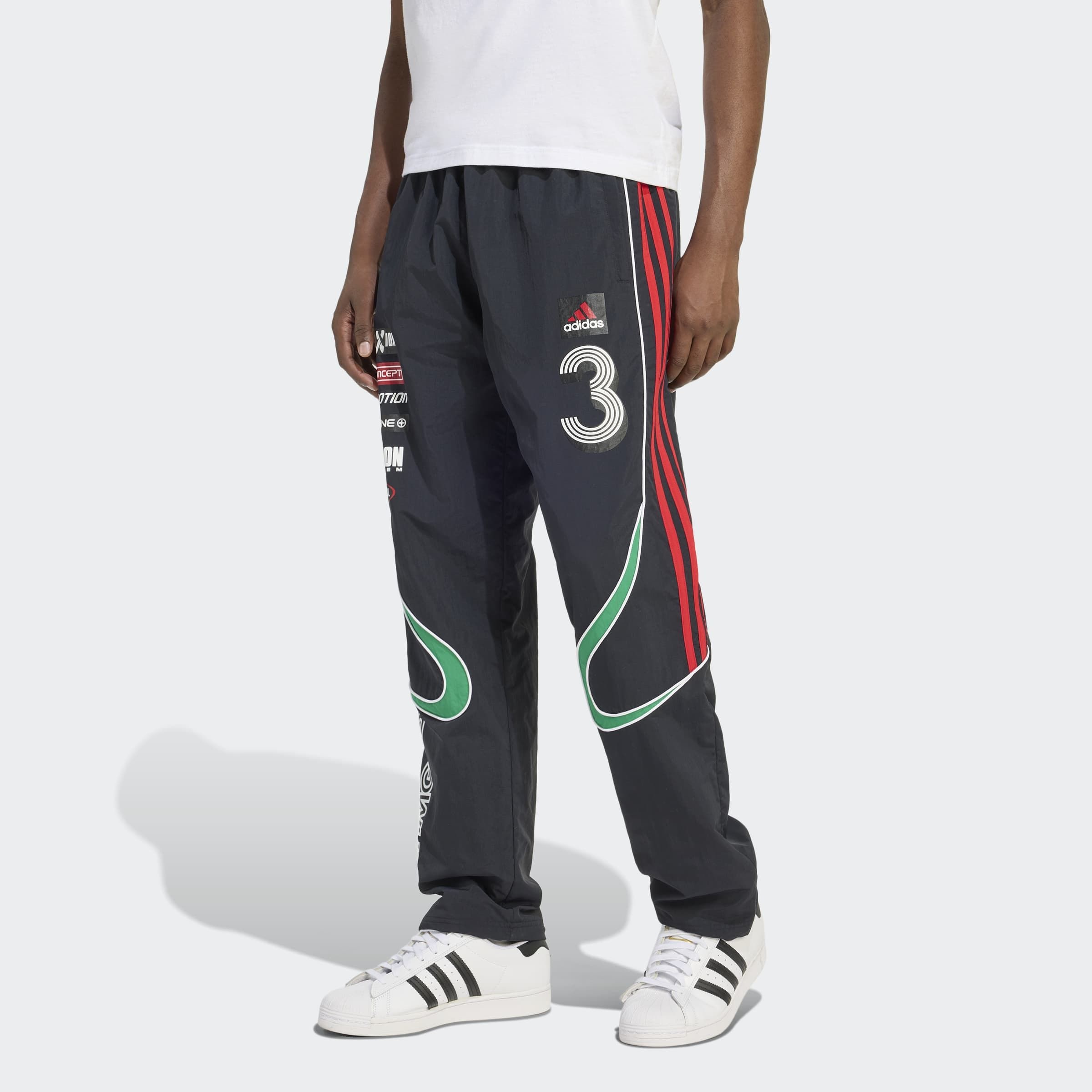 adidas Originals Sporthose "GFX TRACK PANT" lockere Passform, für lässigen günstig online kaufen