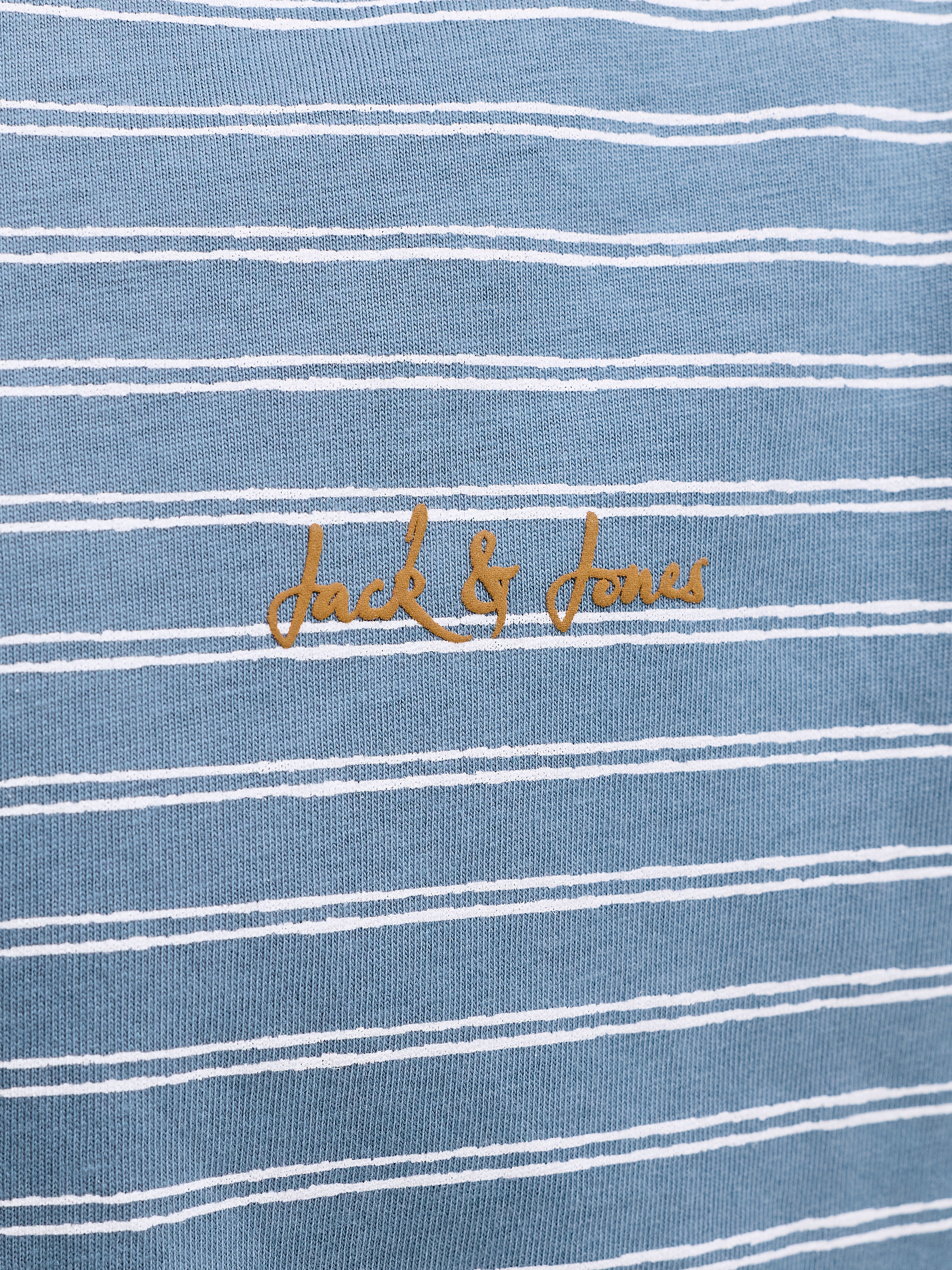 Jack & Jones Junior T-Shirt »JJDEVIN DAYTONA STRIPED TEE SS CN JNR« mit dezenter Logostickerei