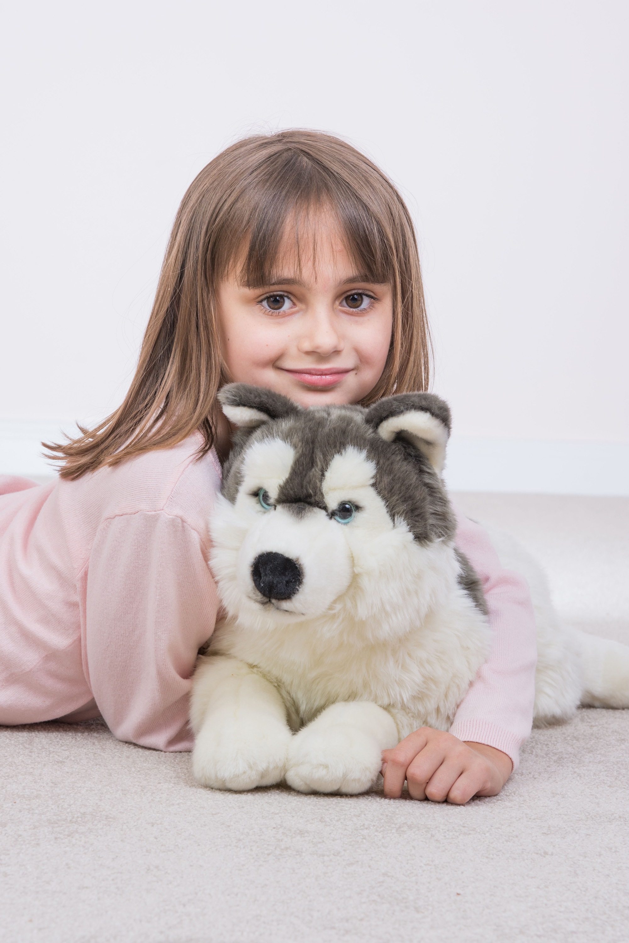 Teddy Hermann® Kuscheltier »Husky liegend, 60 cm«, zum Teil aus recyceltem Material