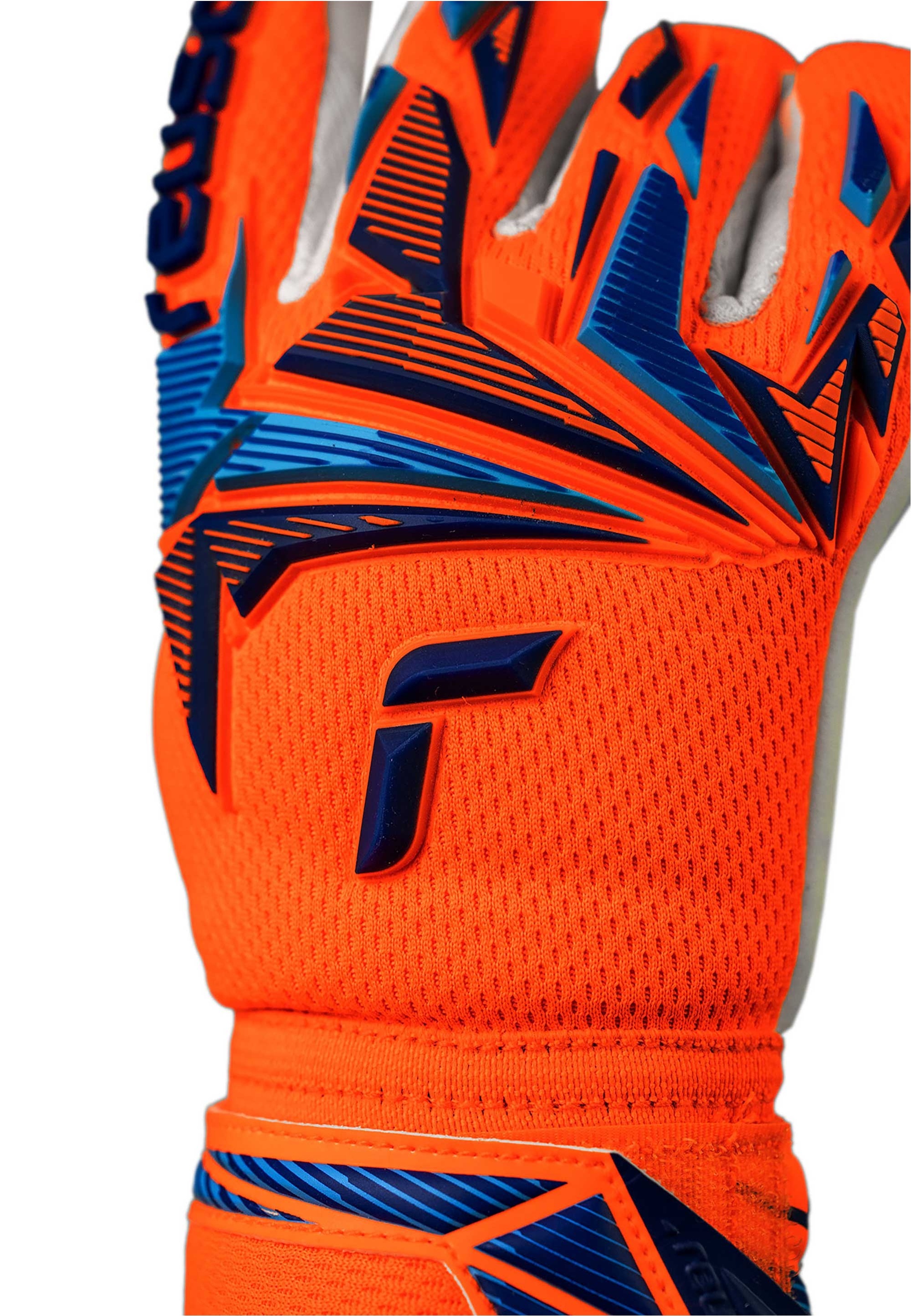 Reusch Torwarthandschuhe »Attrakt Freegel Advance Junior« mit präzisem Schnitt