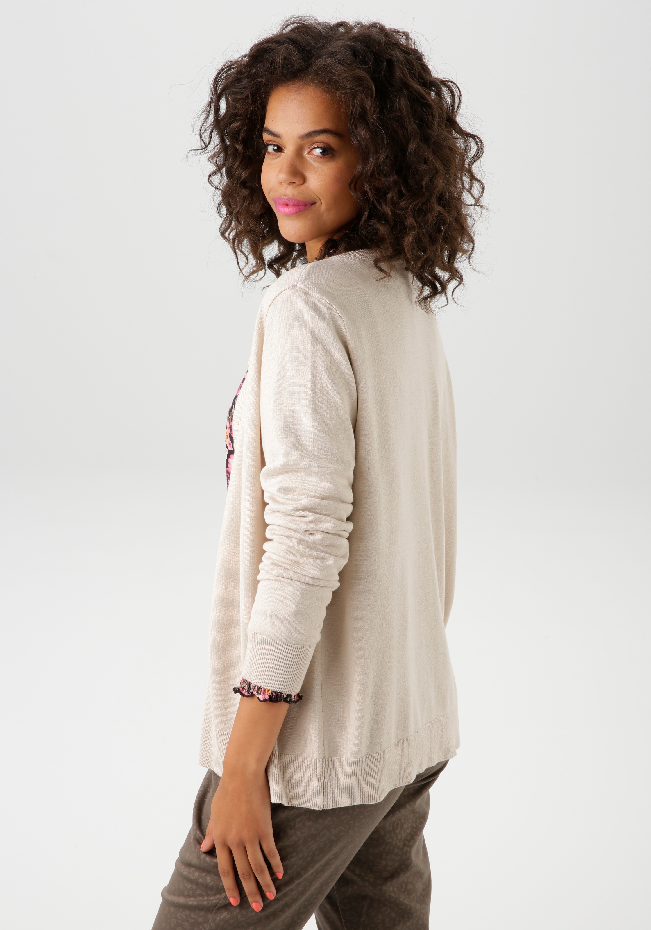 Aniston CASUAL Strickjacke, mit Rundhals-Ausschnitt