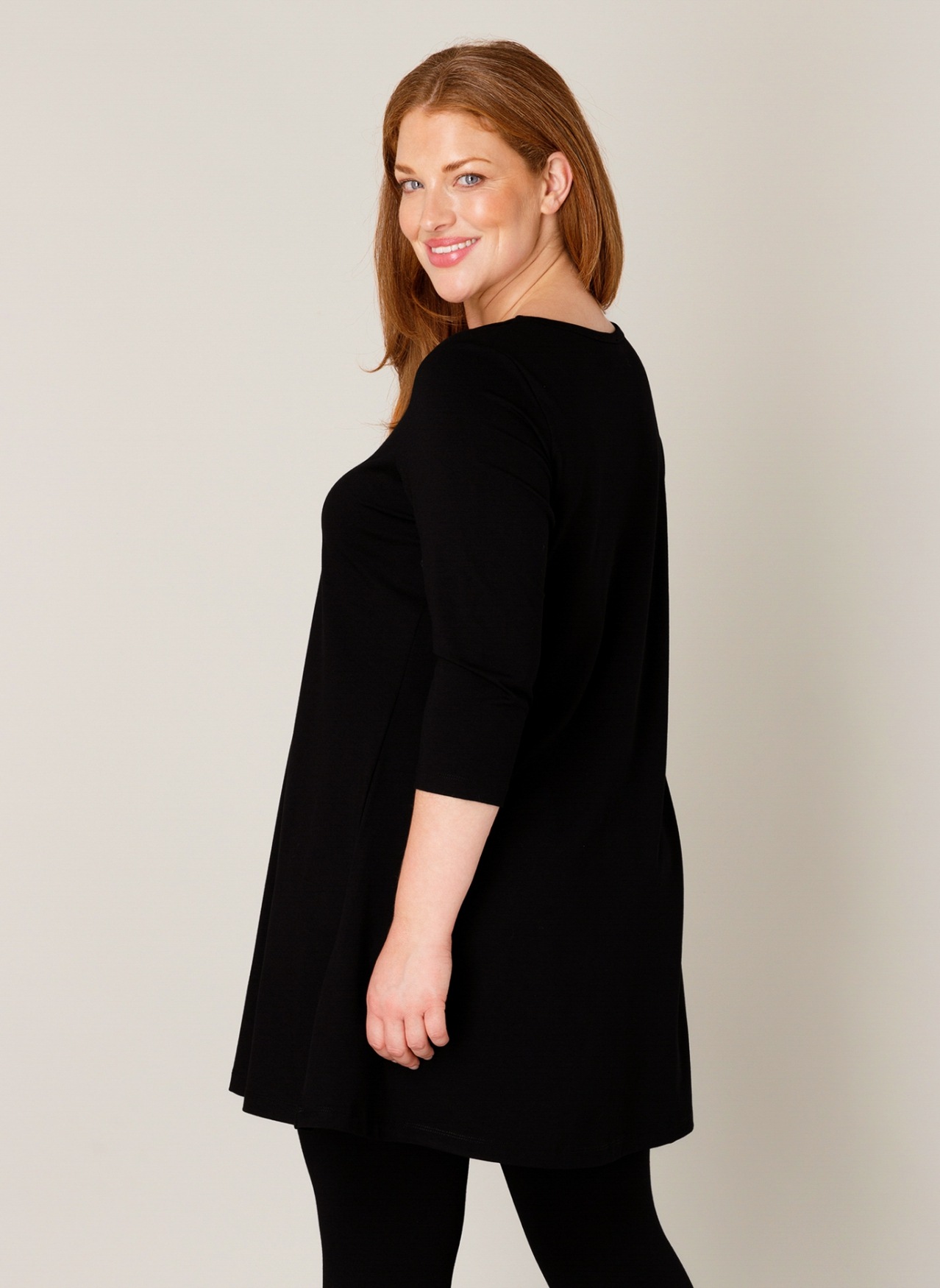 Base Level Curvy Tunikashirt "Aria" mit Rundhalsausschnitt günstig online kaufen