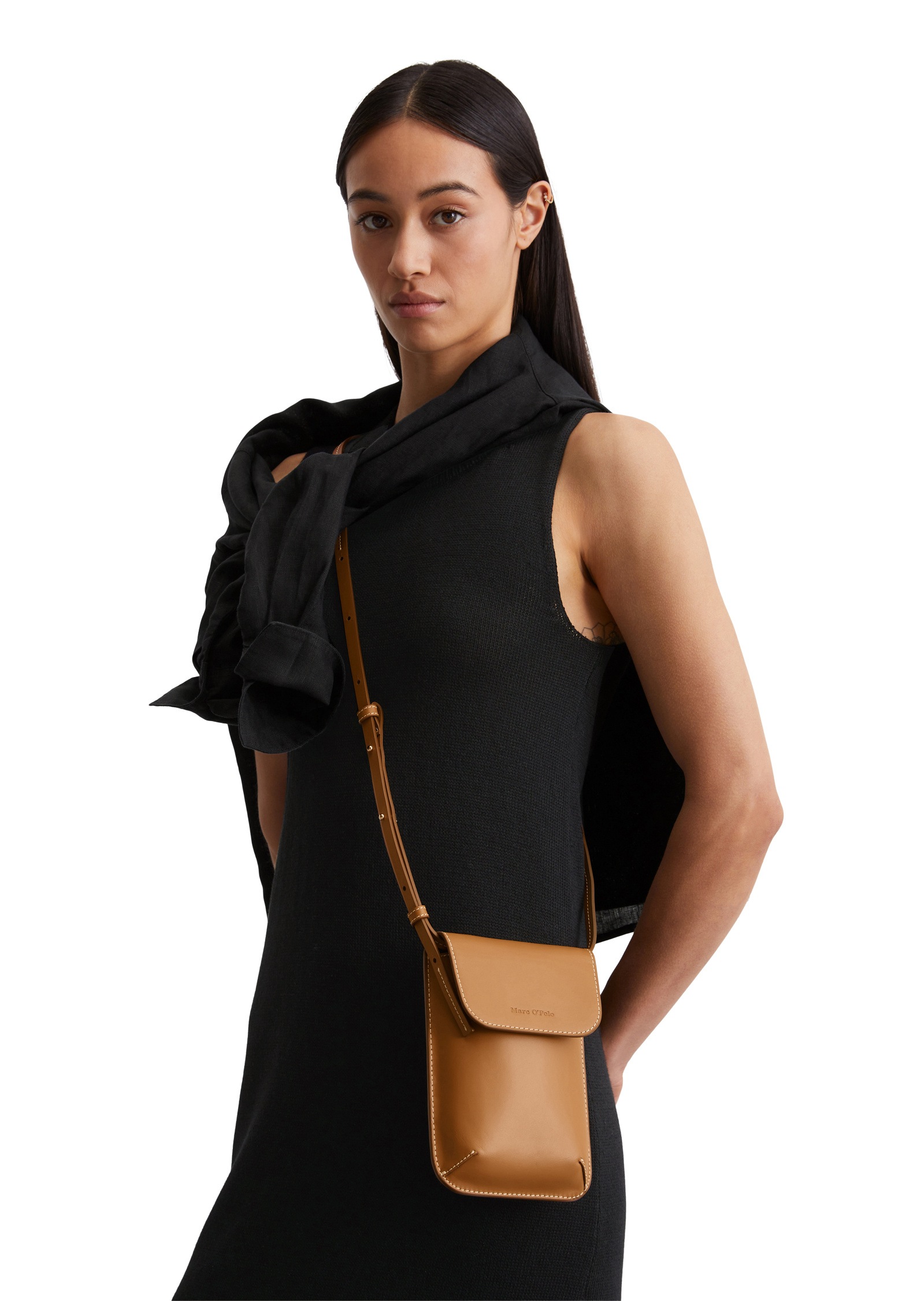 Marc O'Polo Handytasche »aus edlem Rindleder«