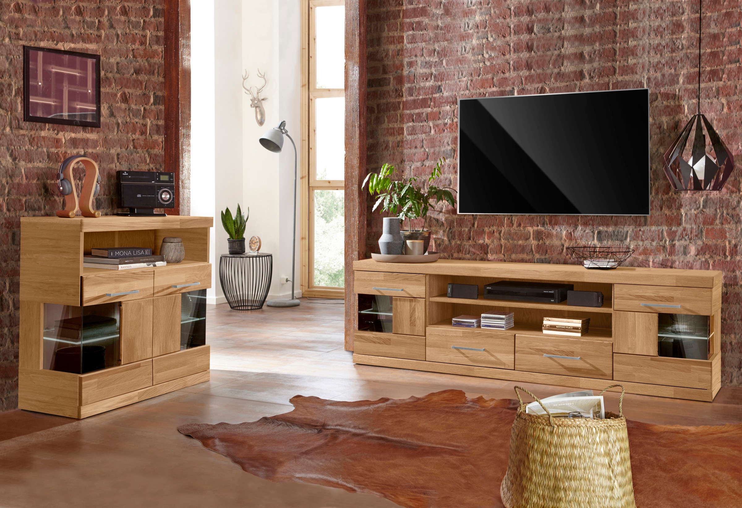 Home affaire Lowboard »Ribe,180cm breit, Fronten Massivholz,6 Fächer,Kabeldurchführung«, Korpus Holzwerkstoff,Glaseinsatz aus gehärtetem Glas,Böden versetzbar
