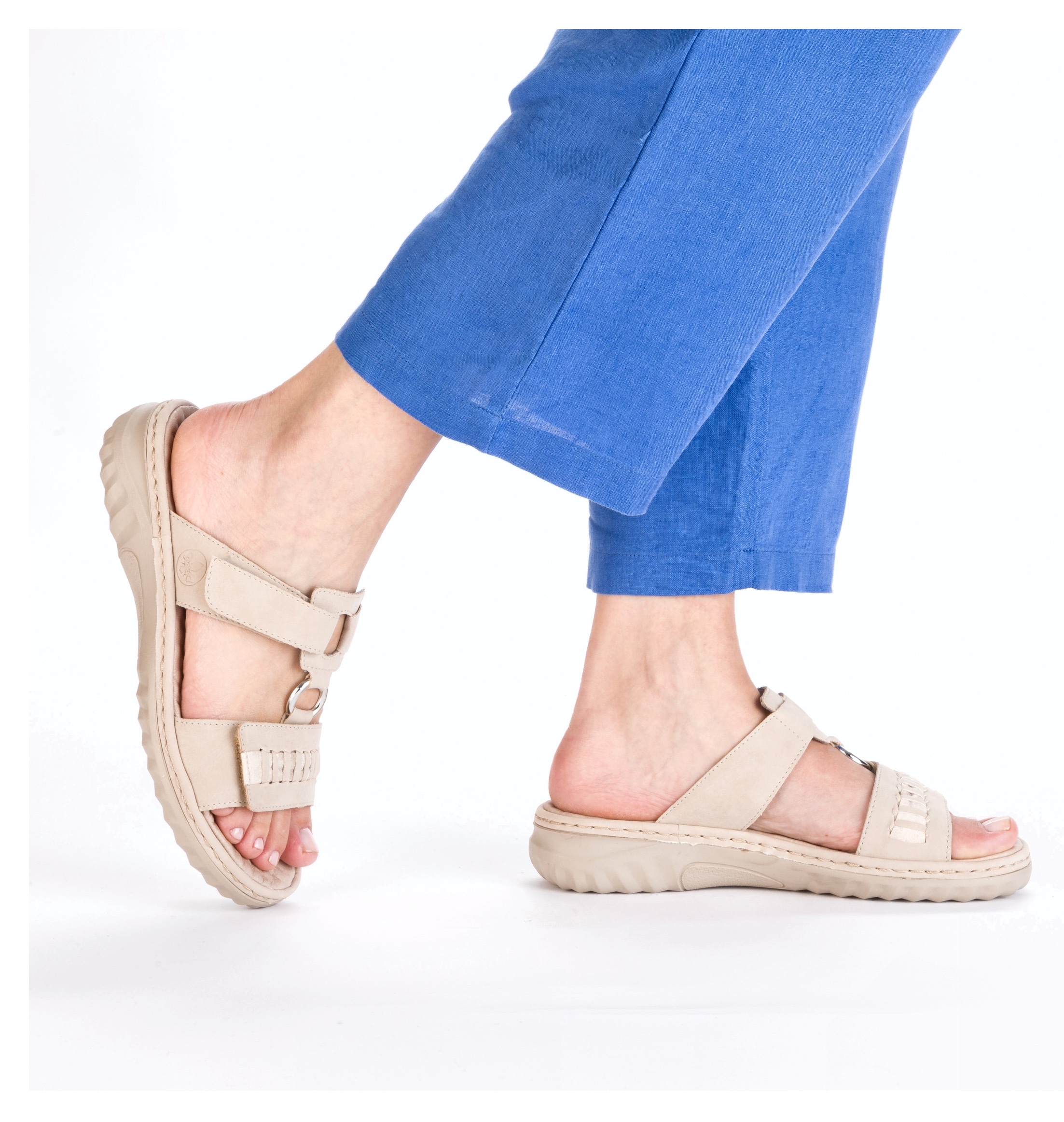 Rieker Pantolette, Sommerschuh, Strandschuh mit regulierbaren Klettverschlüssen