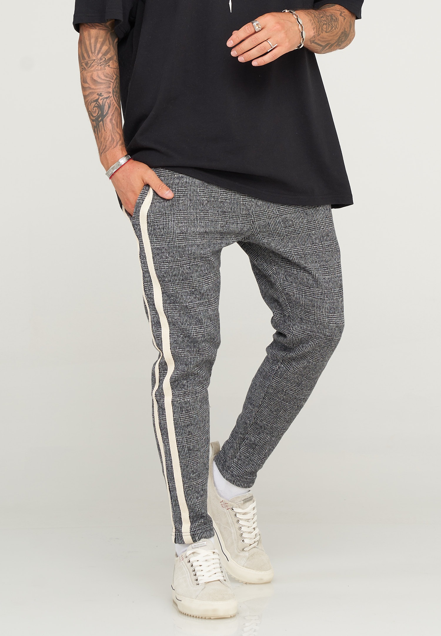 2Y Premium "LEVIAN" mit seitlichem Streifen günstig online kaufen