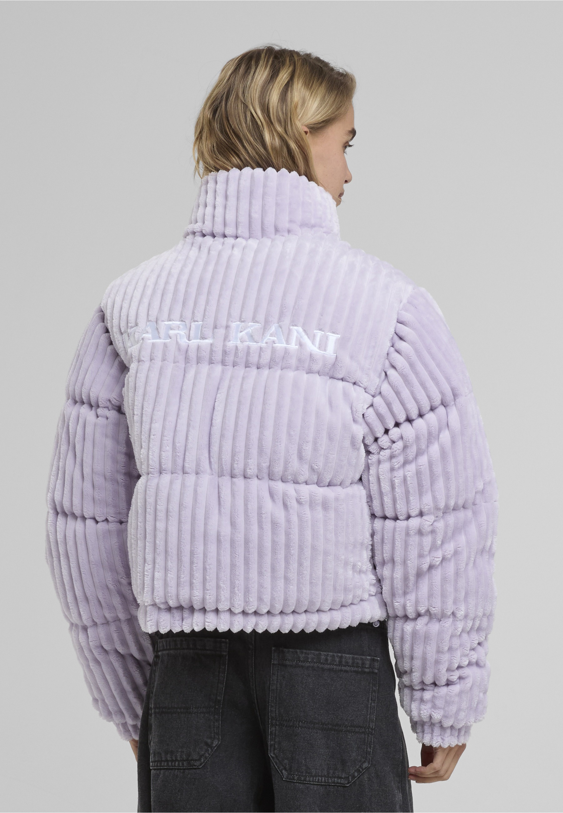 Karl Kani Winterjacke »Karl Kani KK Og Fuzzy Corduroy Short Puffer Jacket« 1 Stk. tlg. ohne Kapuze