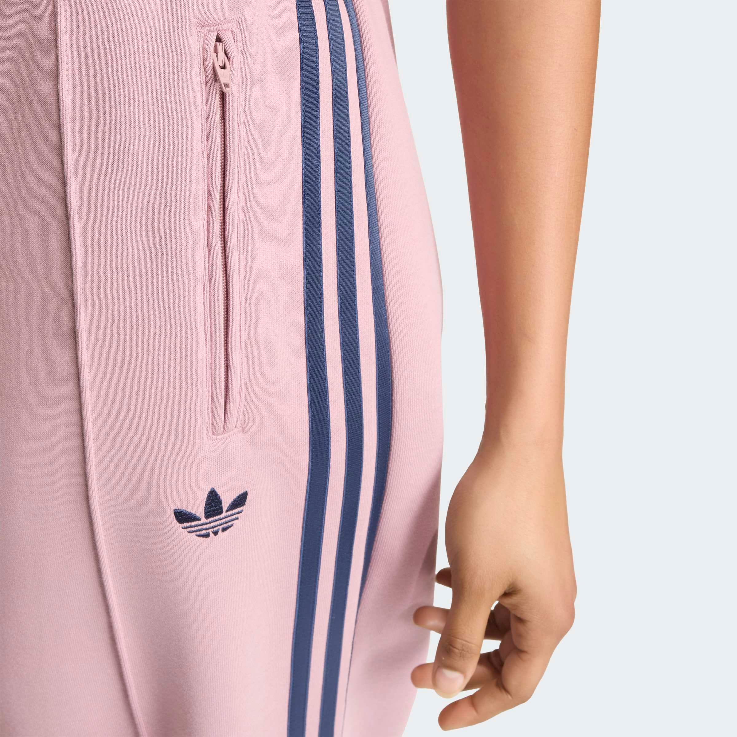 adidas Originals Sporthose »FIREBIRD, LOCKER GESCHNITTEN, GERIPPT«  mit gerippten Details, sportlich, aus Baumwolle und Polyester