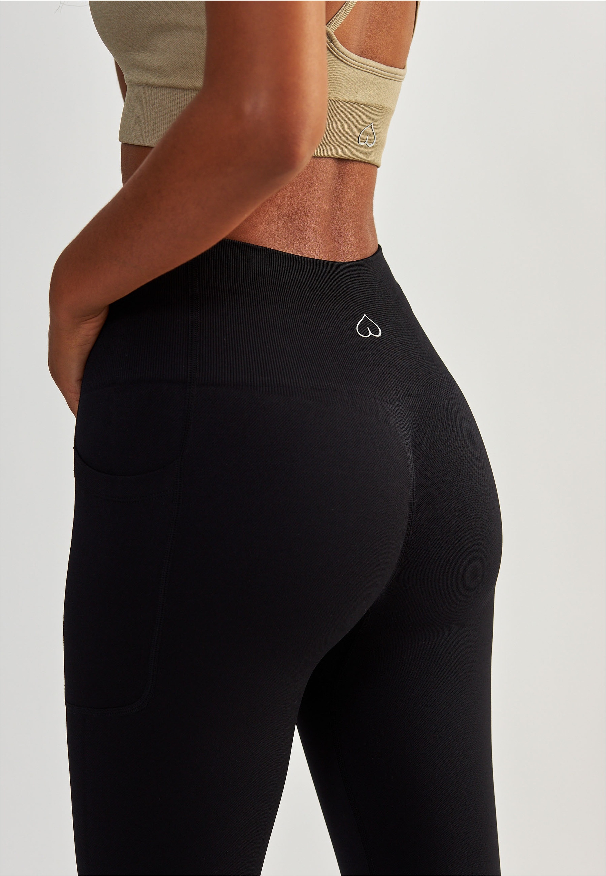 BeShaped Sporthose »Lift Me Up«, (1 tlg.), mit atmungsaktiver Eigenschaft