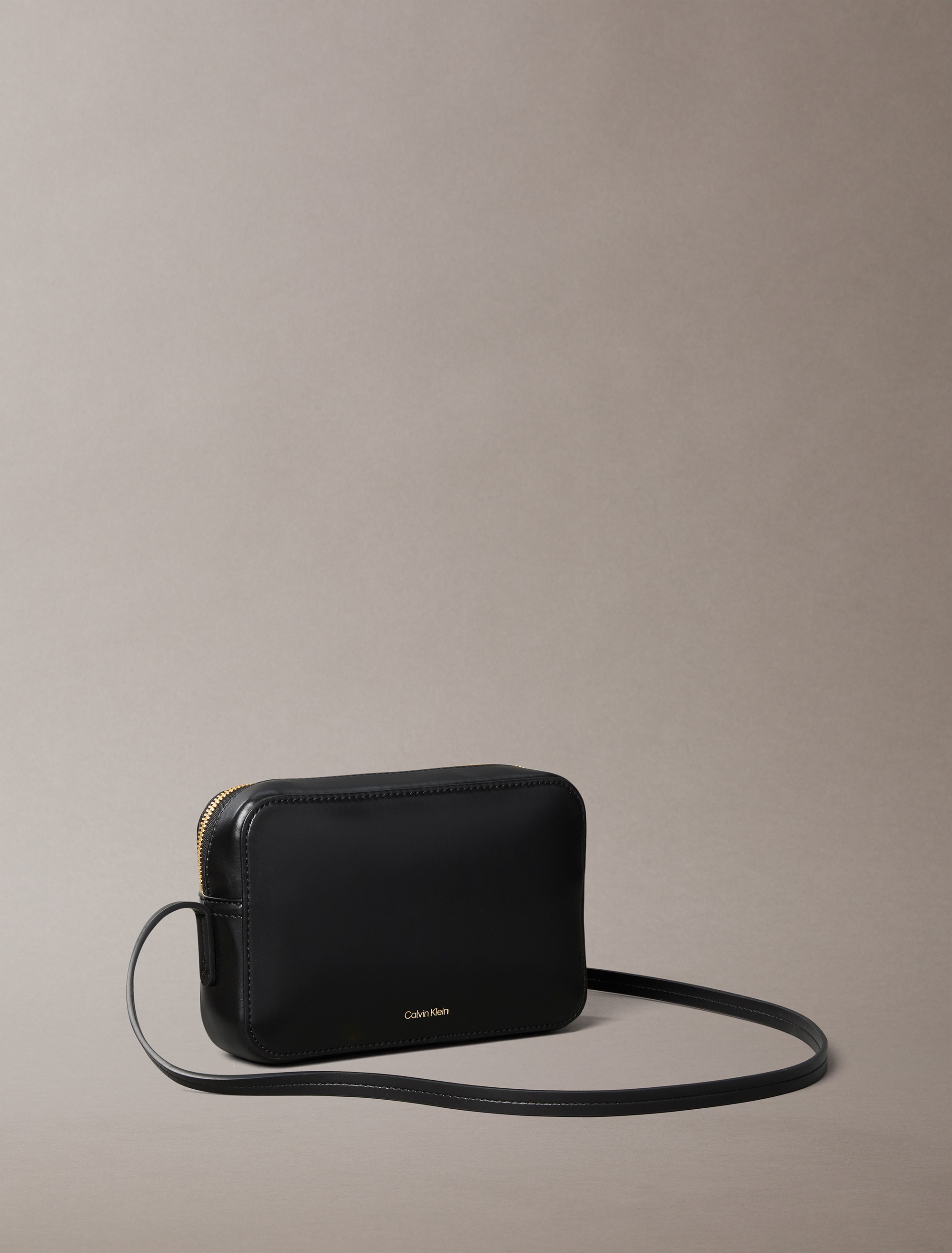 Calvin Klein Mini Bag "CK CAMERA BAG", Damen Schultertasche, kleine Umhänge günstig online kaufen