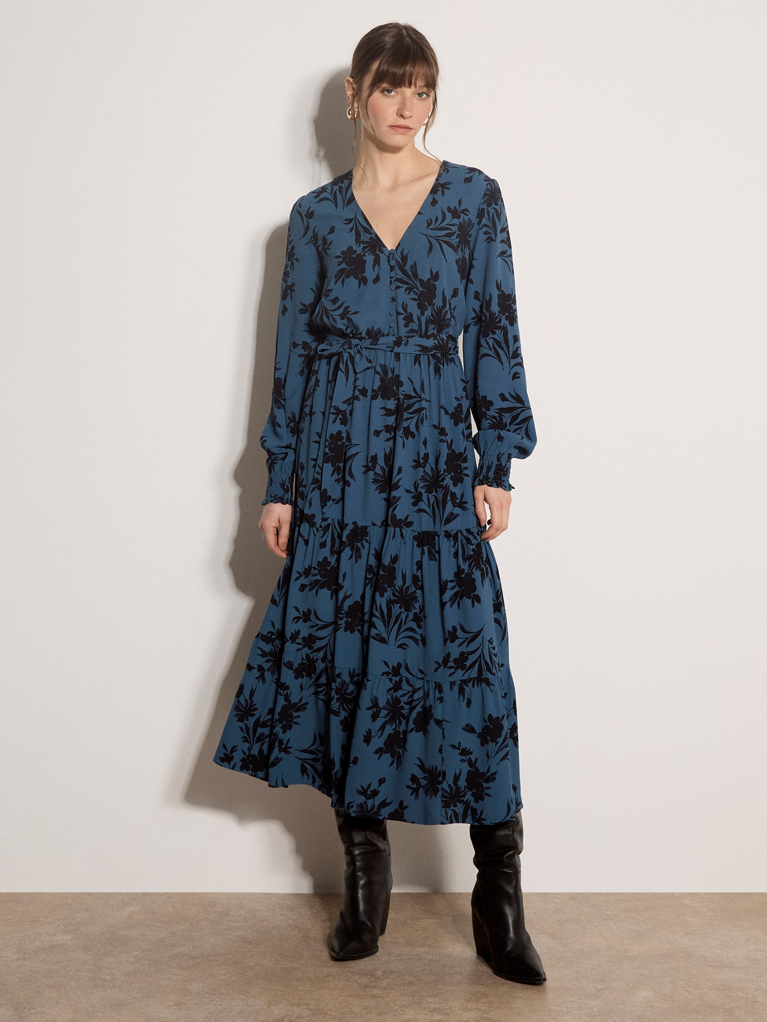 Apricot Midikleid »Crêpekleid in wadenlänge« mit Stoffgürtel, 2 tlg. mit Blumenmuster
