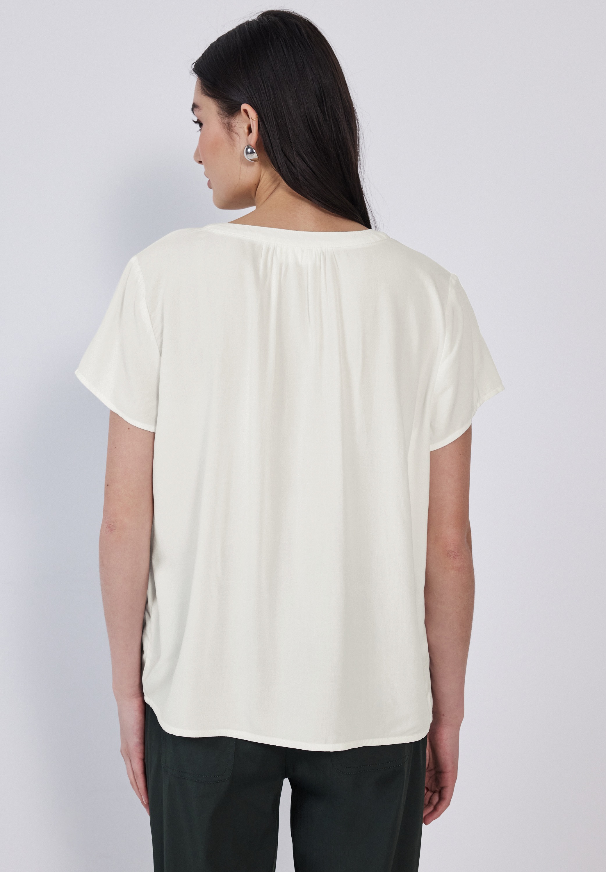 STREET ONE STUDIO Shirtbluse, mit geschlitztem Rundhalsausschnitt günstig online kaufen