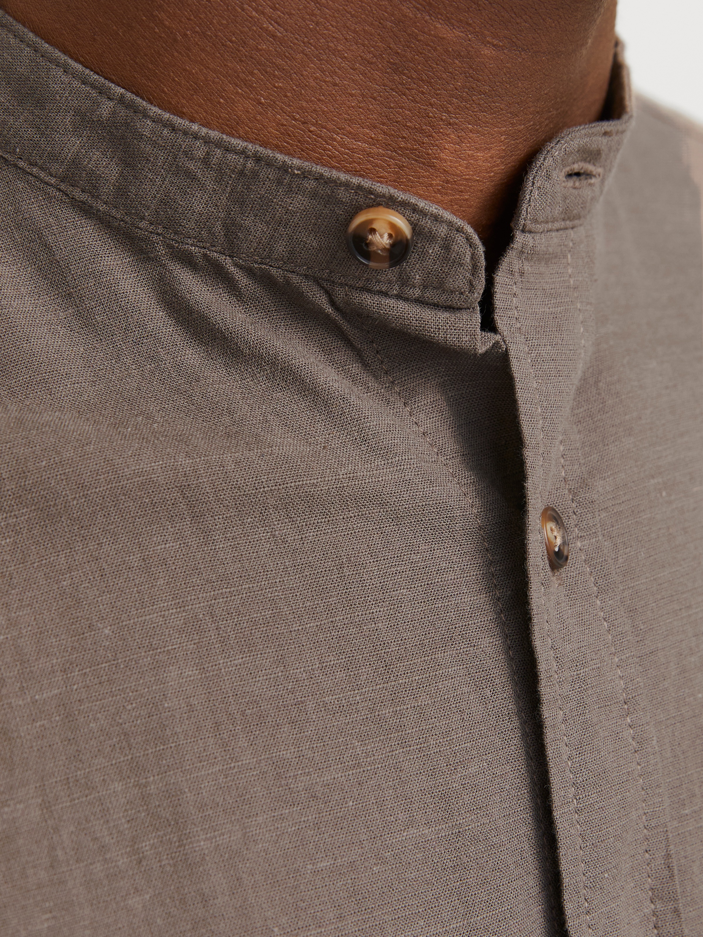 Jack & Jones Langarmhemd »JJESUMMER BAND SHIRT LS SN«, mit Bandkragen