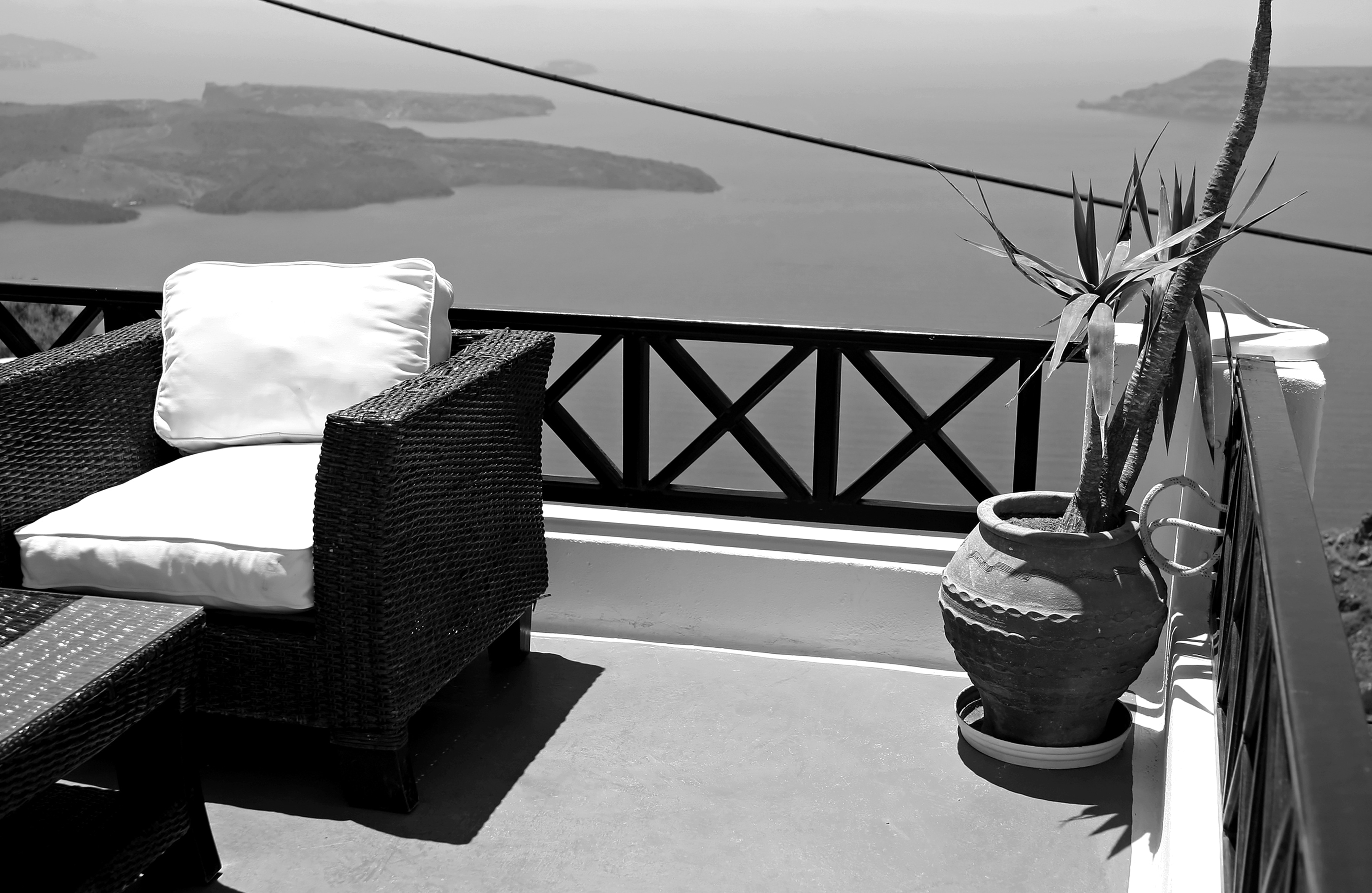 Papermoon Fototapete "Landschaft schwarz & weiß"