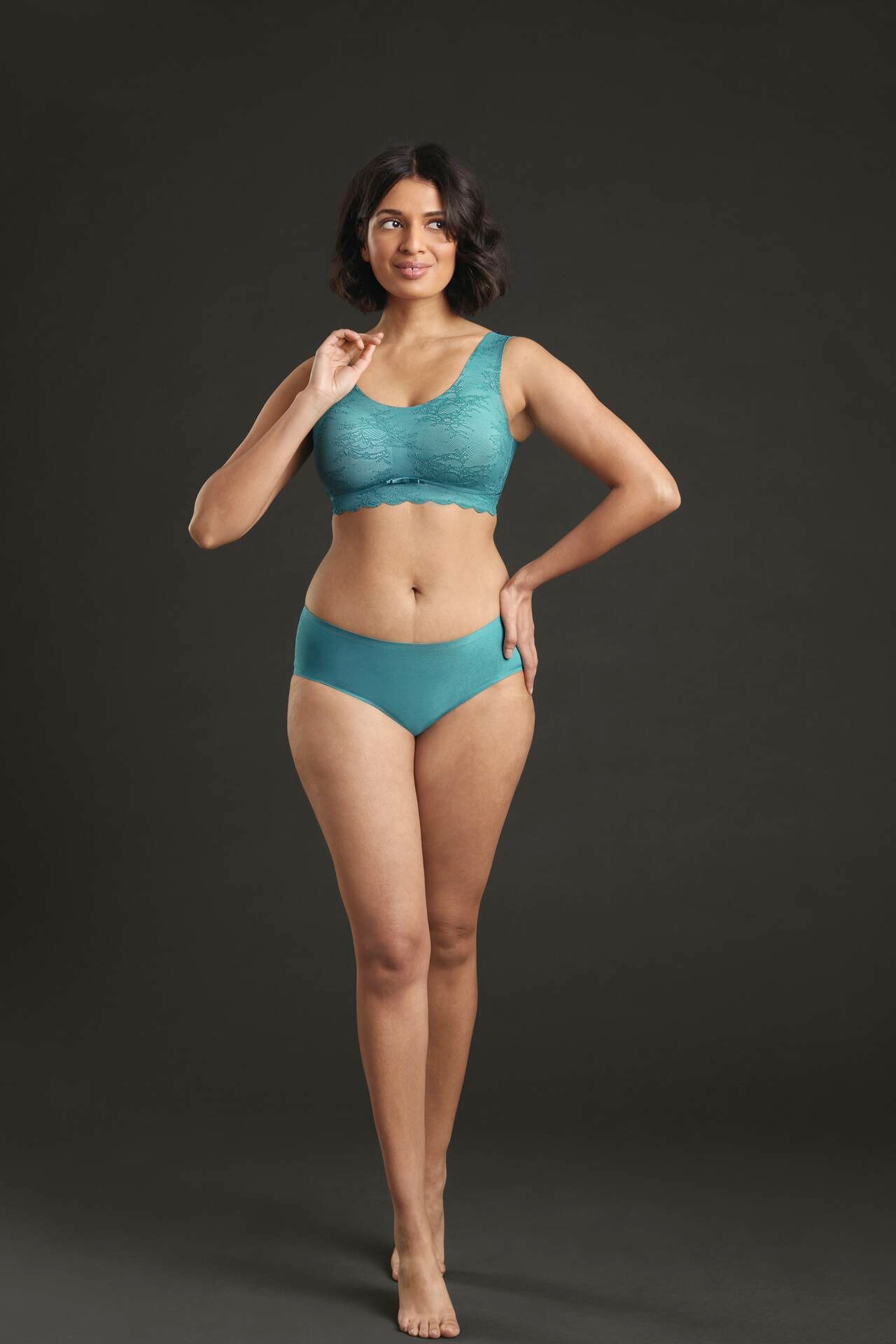 Anita since 1886 Bralette »Essentials Lace«, florale Spitze, herausnehmbare Schaumcups, zartes Seidenband
