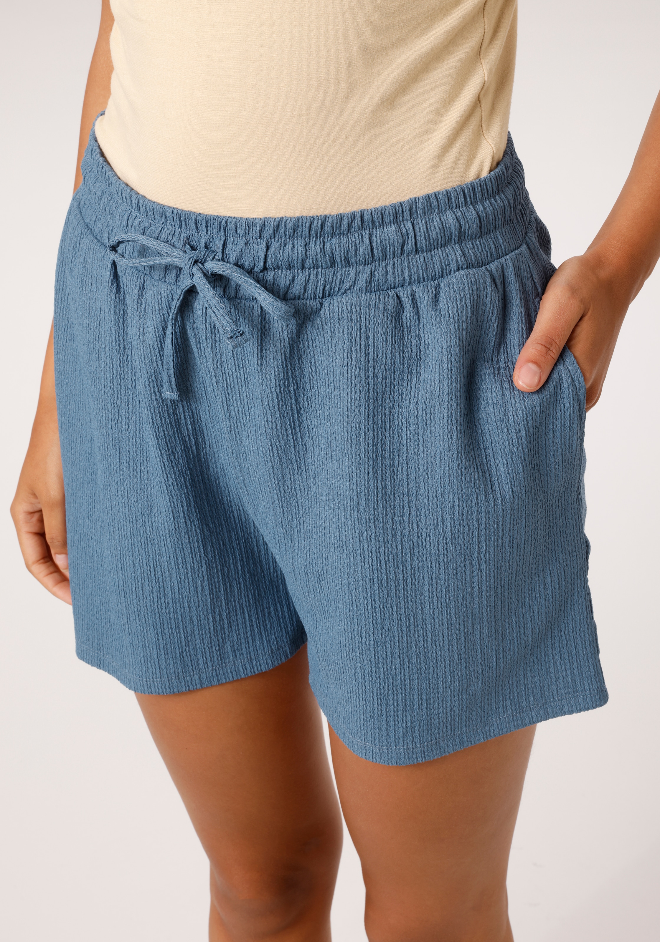 Aniston CASUAL Shorts  aus strukturierter, elastischer Stoff-Qualität