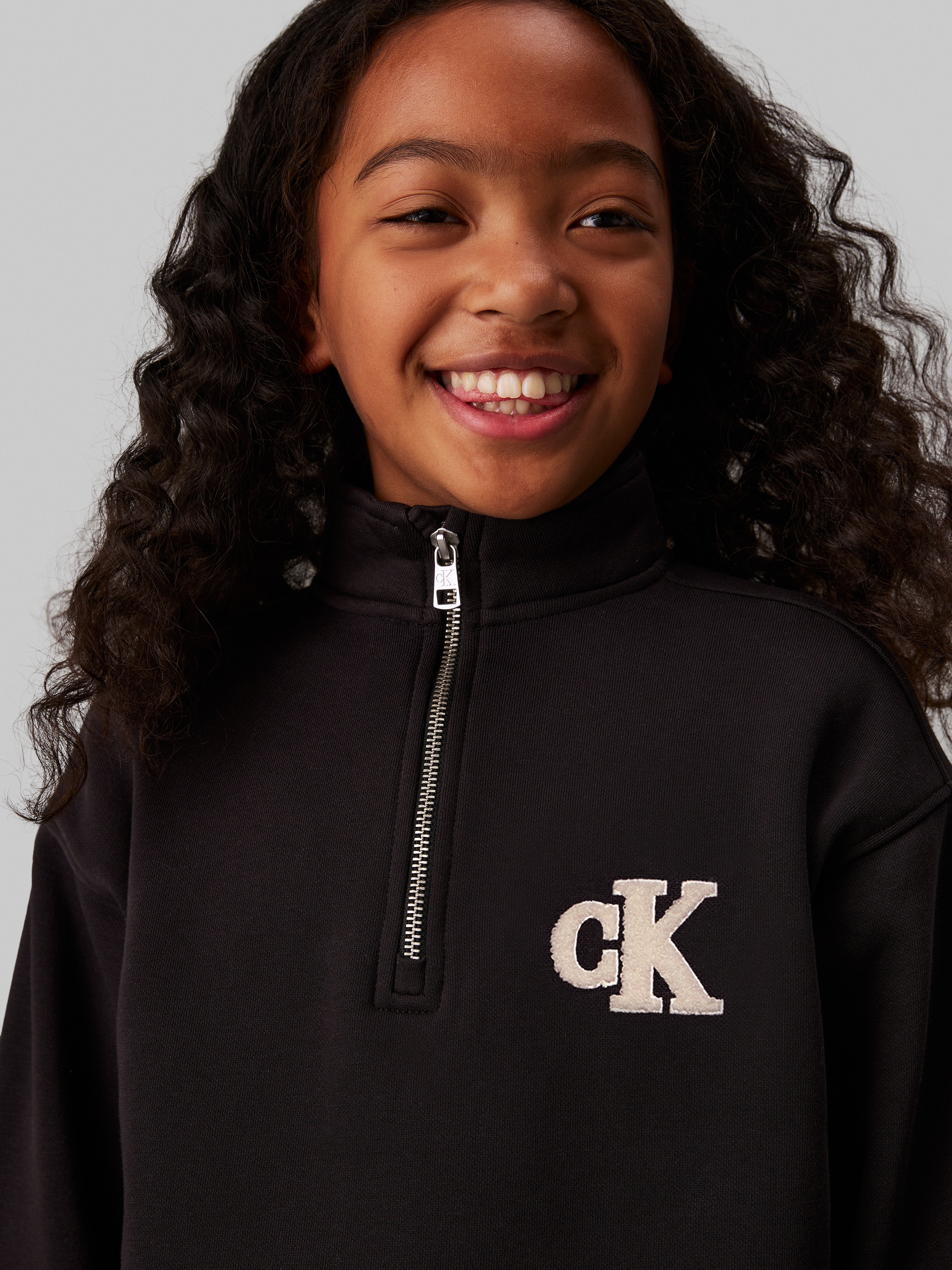 Calvin Klein Jeans Sweatkleid »Teddy Monogram Zip Fleece Dress«, für Kinder bis 16 Jahre und mit Logopatch