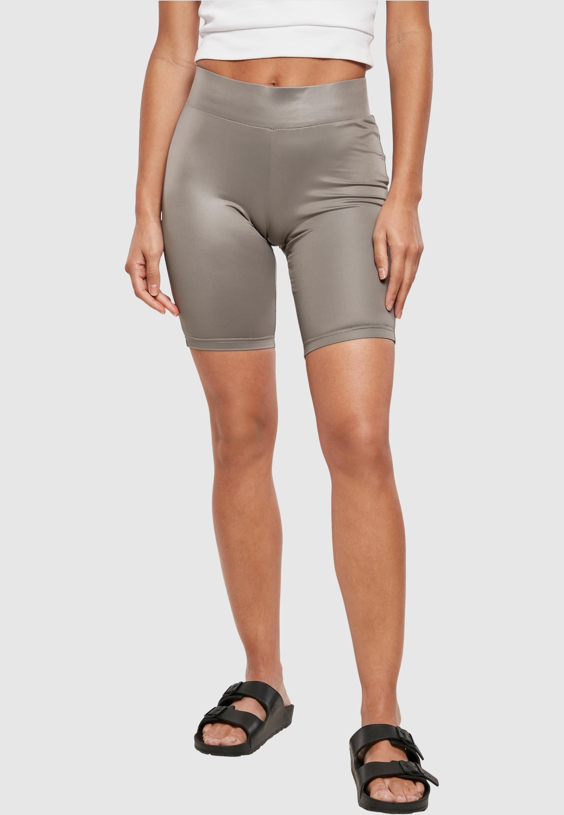 URBAN CLASSICS Stoffhose »Urban Classics Damen Ladies Synthetic Leather Cycle Shorts«, (1 tlg.)