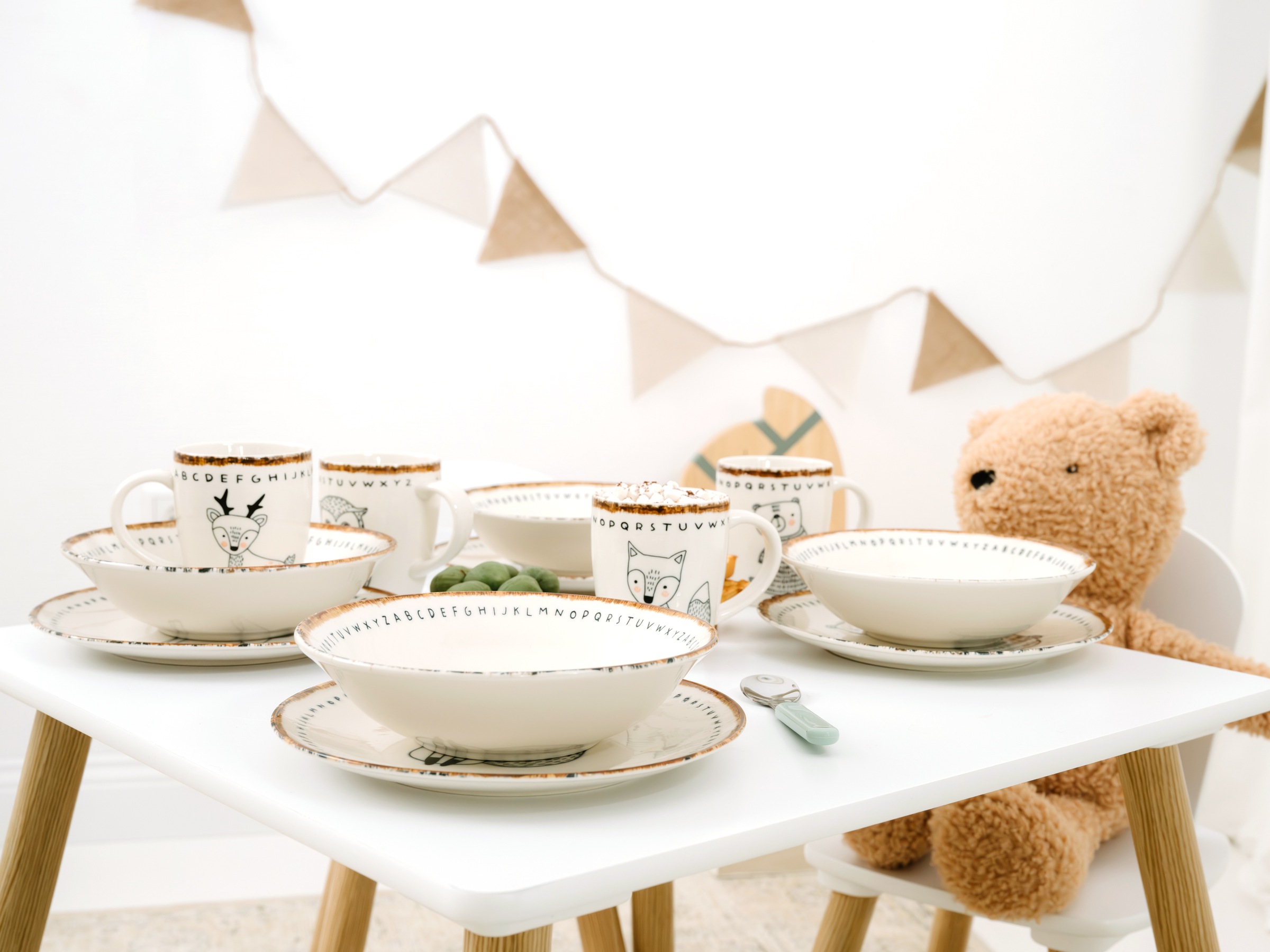 CreaTable Kindergeschirr-Set »Freunde des Waldes Reh, Kinder Set 3-tlg.« Tiermotive, skandinavischer Stil, unregelmäßiger brauner Rand