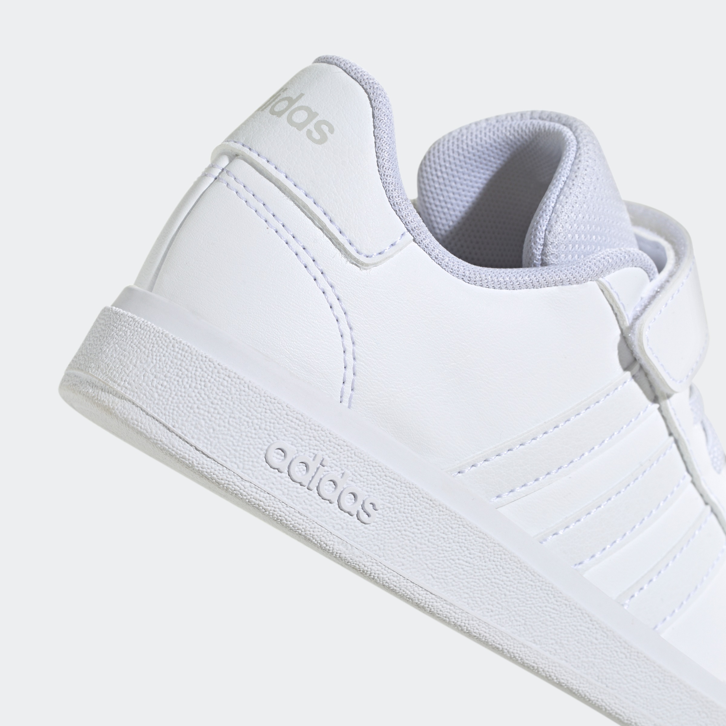 adidas Sportswear Sneaker »GRAND COURT 2.0 KIDS«, Design auf den Spuren des adidas Superstar