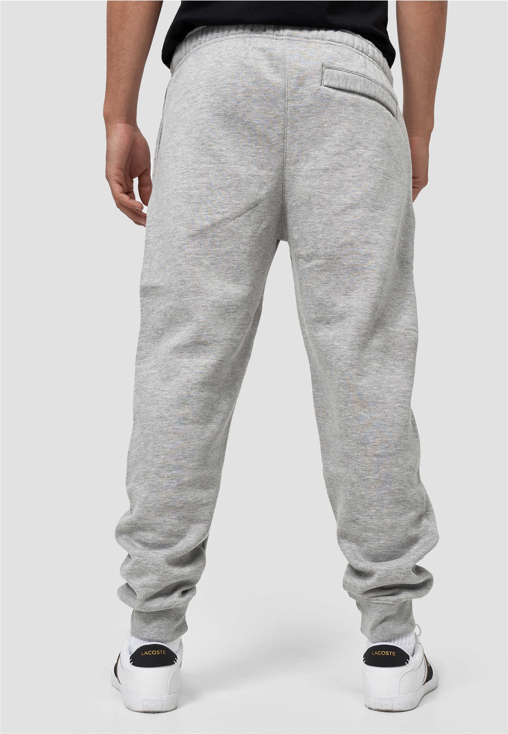 MIKON Sweathose, im zeitlosen Design