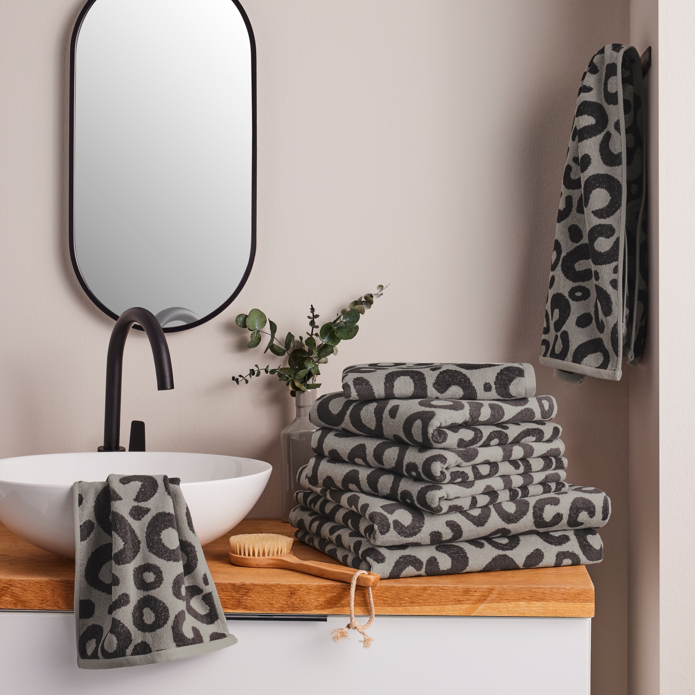 my home Handtuch Set »Anna Leopardmuster, 8-tlg Handtuch-Set, 100% Baumwolle«, Set, 8 tlg., Walkfrottee, Duschtücher, Handtücher und Gästetücher, weich, saugstark, modern, Leo