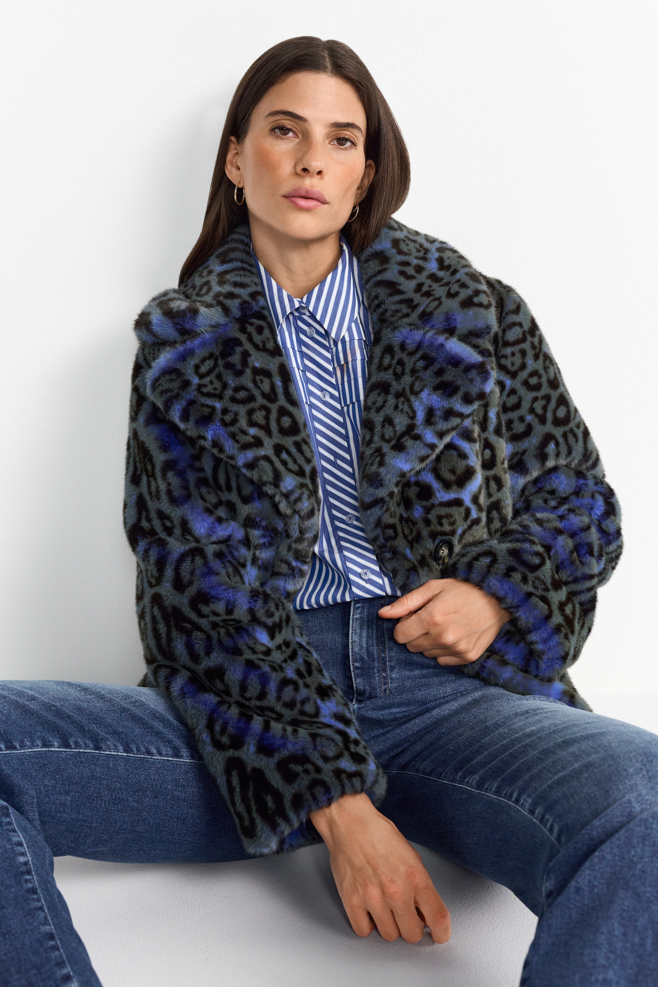 RICHROYAL Fellimitatjacke, ohne Kapuze, Mit V-Ausschnitt günstig online kaufen