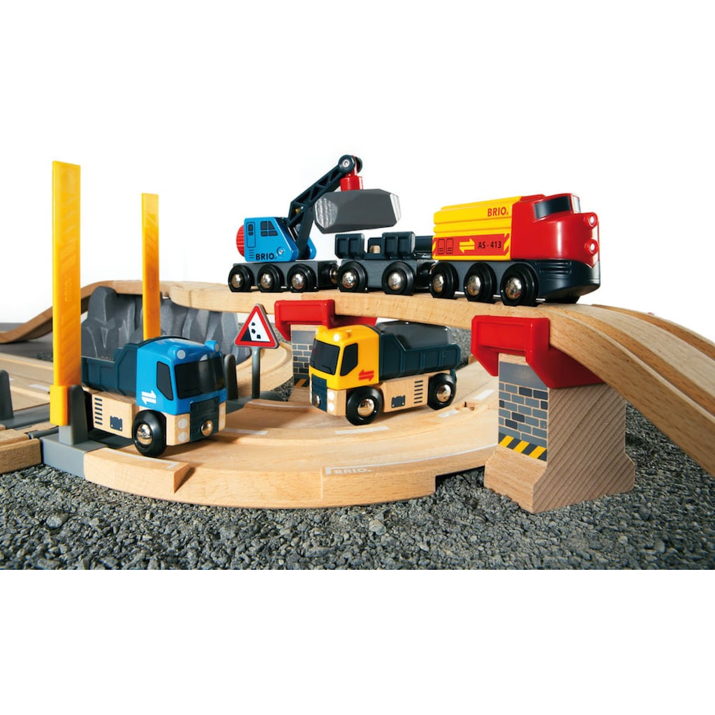 BRIO® Spielzeug-Eisenbahn »BRIO® WORLD, Straßen & Schienen Steinverlade Set«, (Set), FSC®- schützt Wald - weltweit