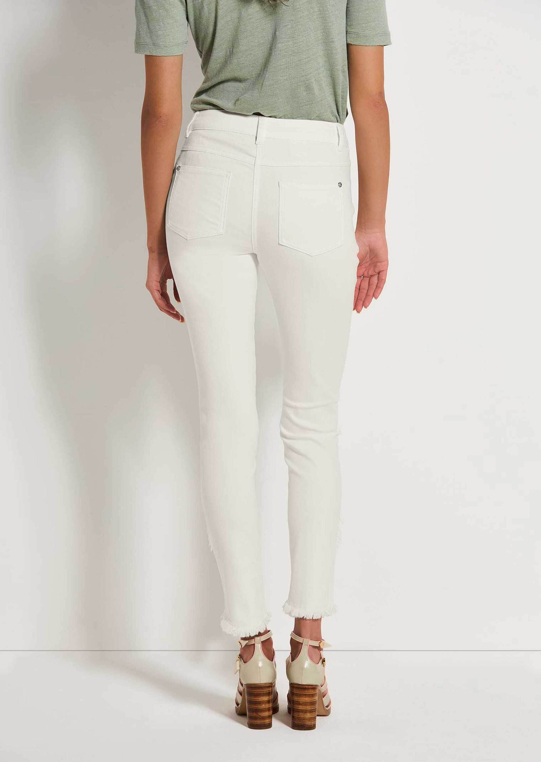 MADELEINE Regular-fit-Jeans »Jeans Verkürzte 5-Pocket-Hose mit Fransen« abgeschrägter Fransensaum