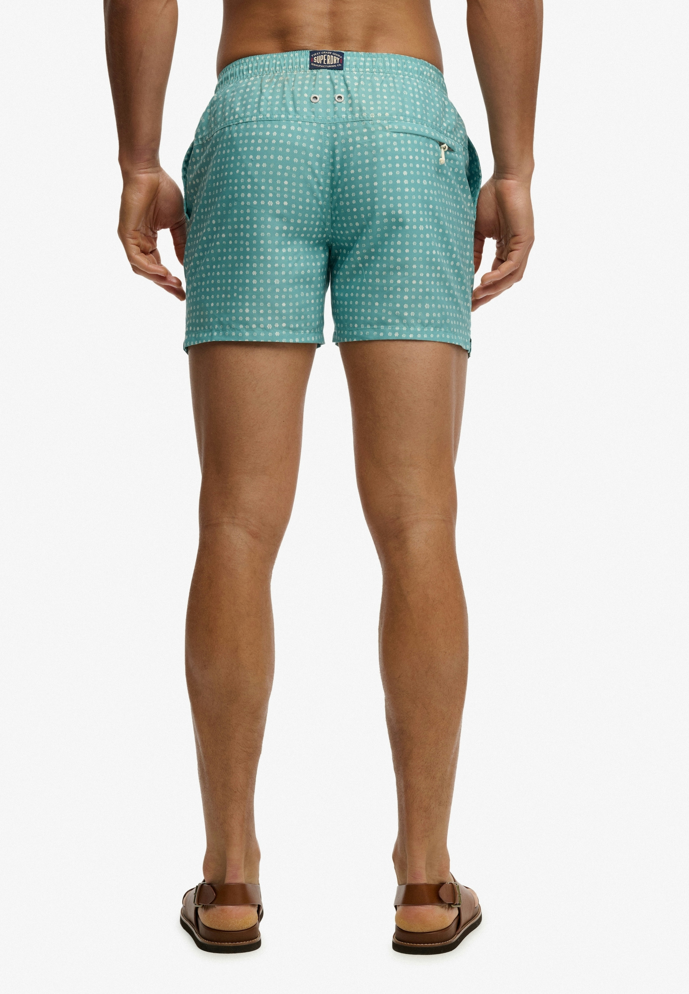 Superdry Badeshorts »PREMIUM PRINTED 15 SWIM SHORT« aus Polyester, modische Passform, gemusterte Optik, pflegeleicht