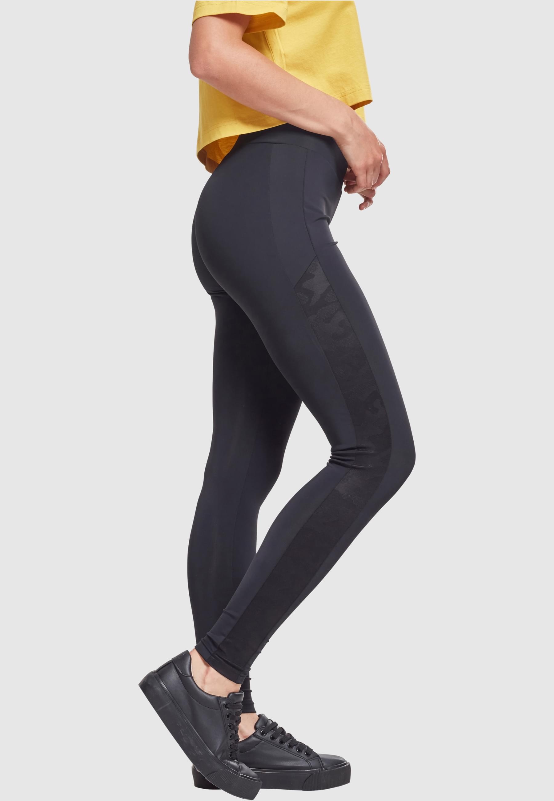 URBAN CLASSICS Leggings »Urban Classics Damen Ladies Jacquard Camo Striped Leggings«, (1 tlg.)