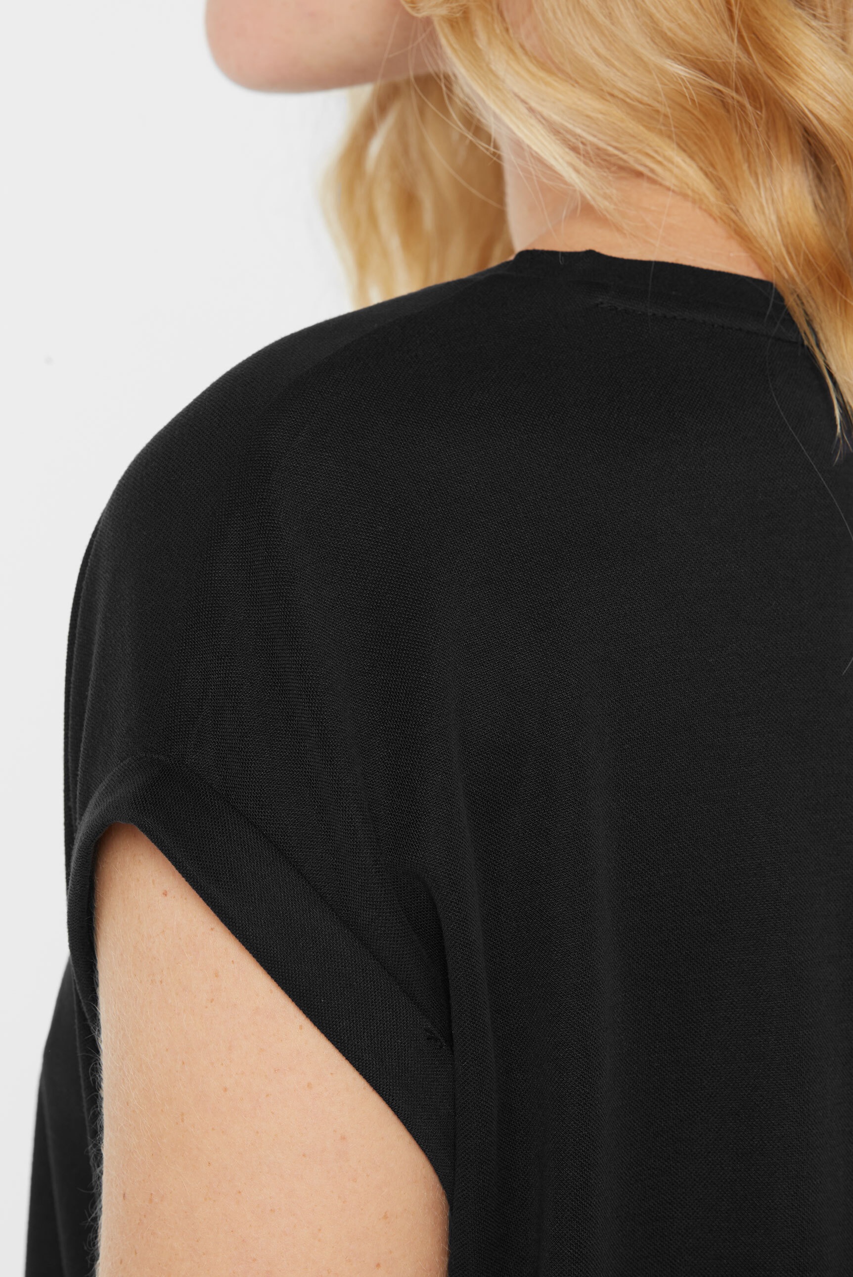 SENSES.THE LABEL Rundhalsshirt, mit überschnittenen Schultern