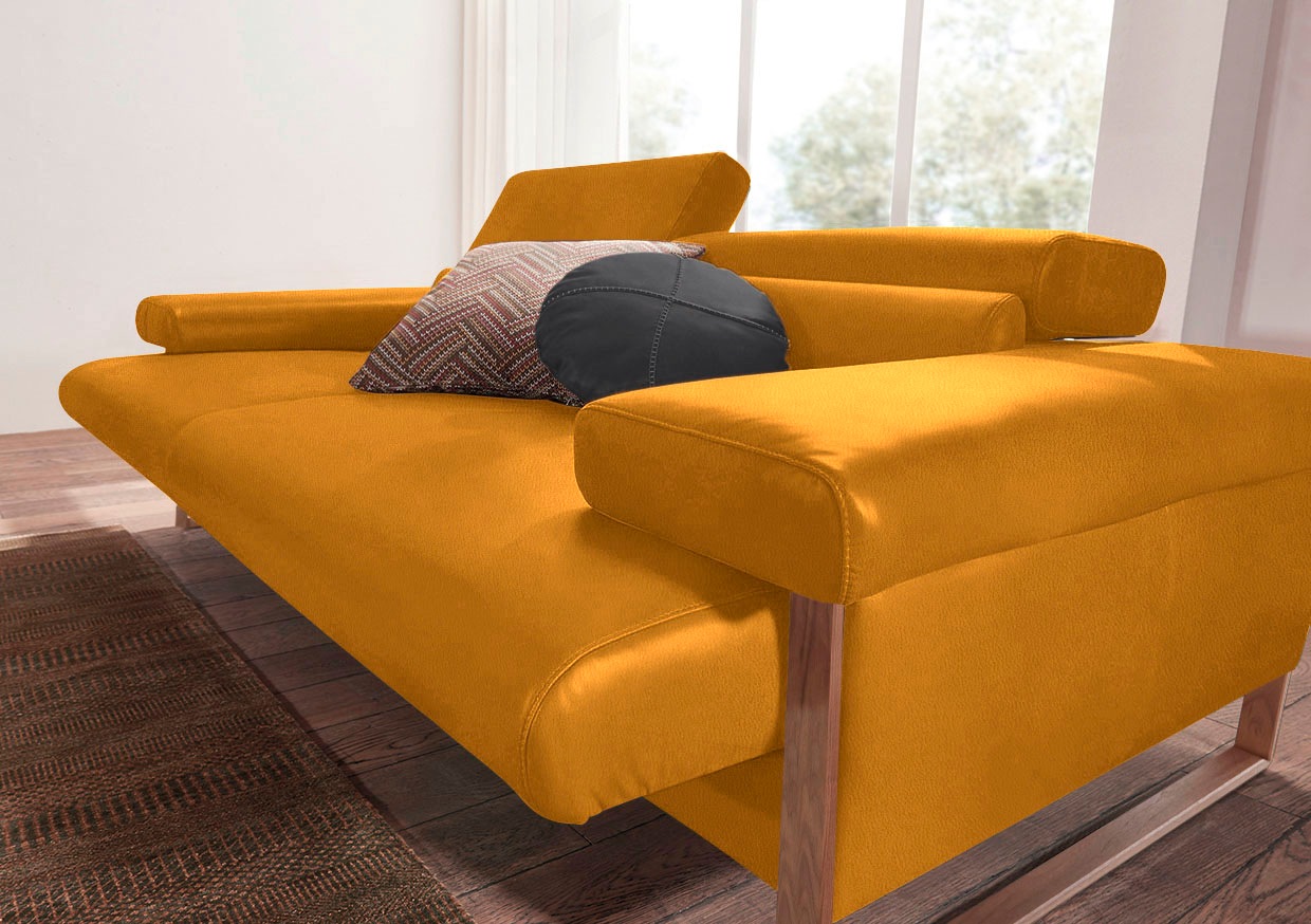 W.SCHILLIG 2,5-Sitzer »finn«, German Design Award 2016, Fußgestell Nussbaum natur, Breite 230 cm