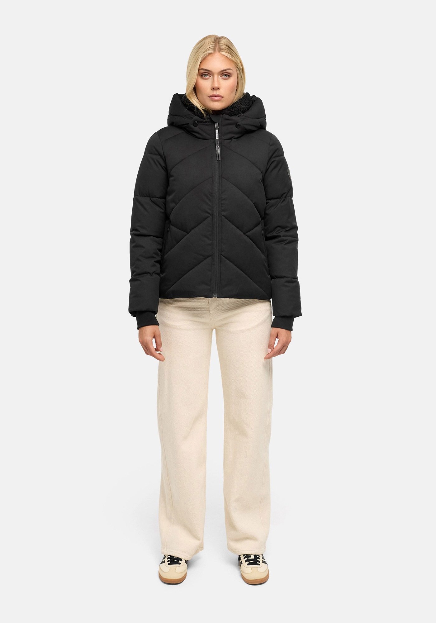 Marikoo Winterjacke »Shinamii« mit Kapuze Kurze Steppjacke mit Kapuze und diagonalem Steppmuster